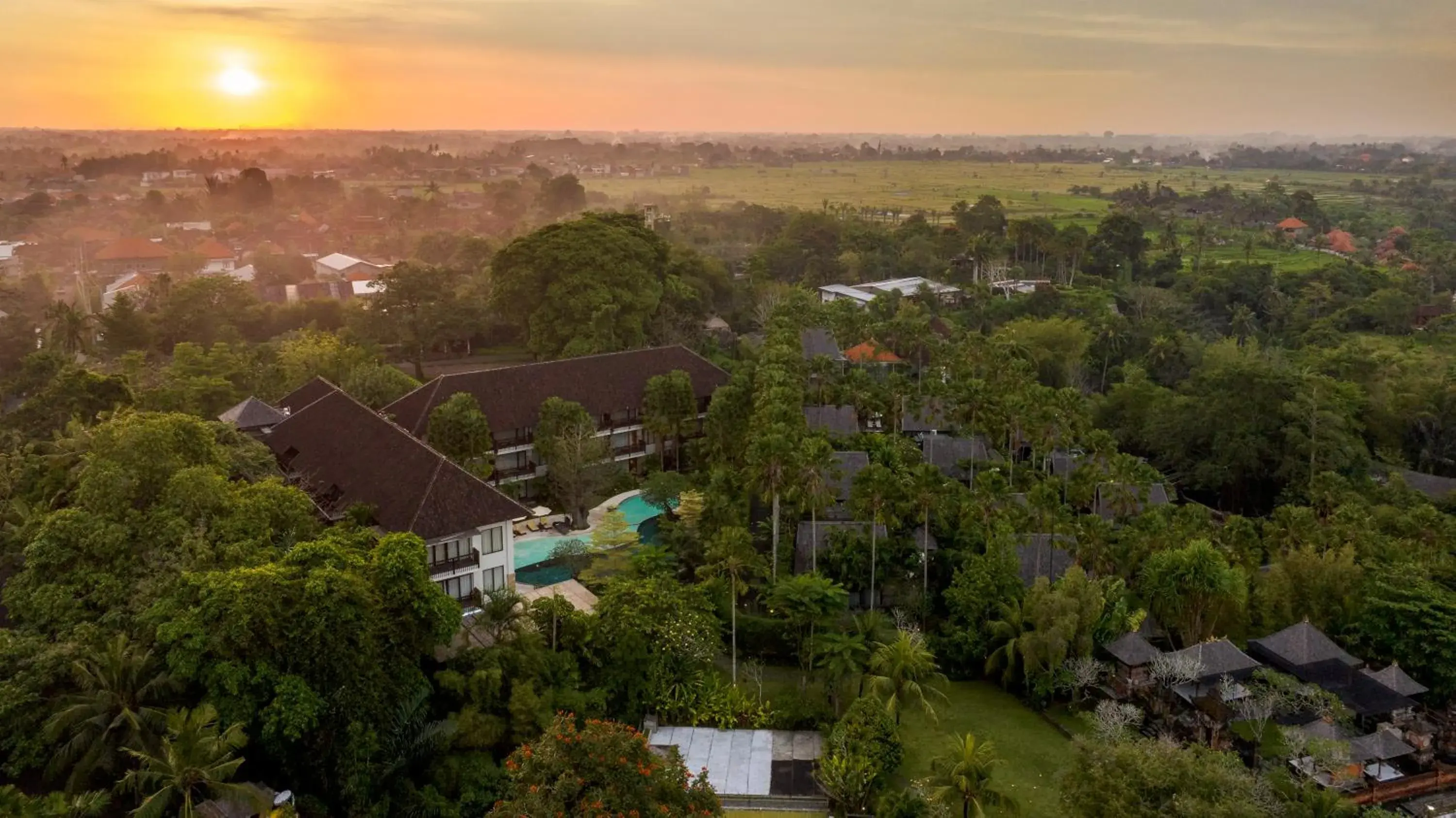 Property building in Sanctoo Suites & Villas Property building in Sanctoo Suites & Villas