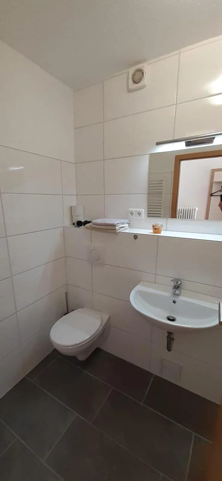 Toilet in Gästehaus Viktoria