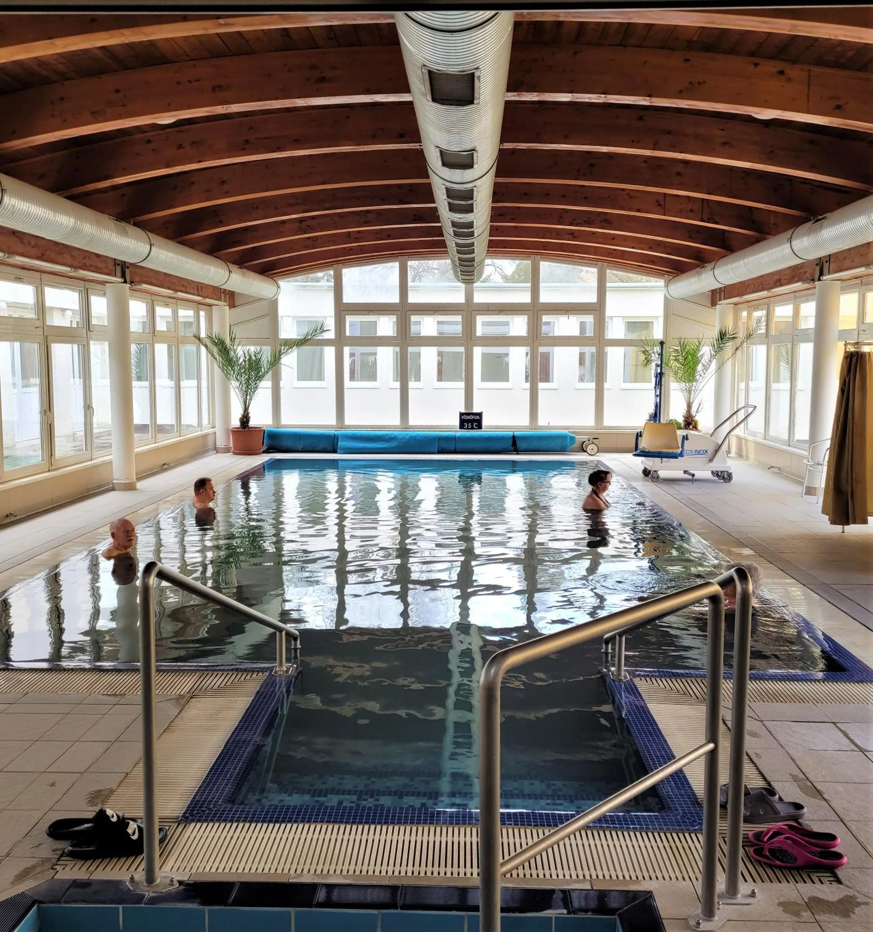 Swimming pool in Harkányi Psoriasis Centrum