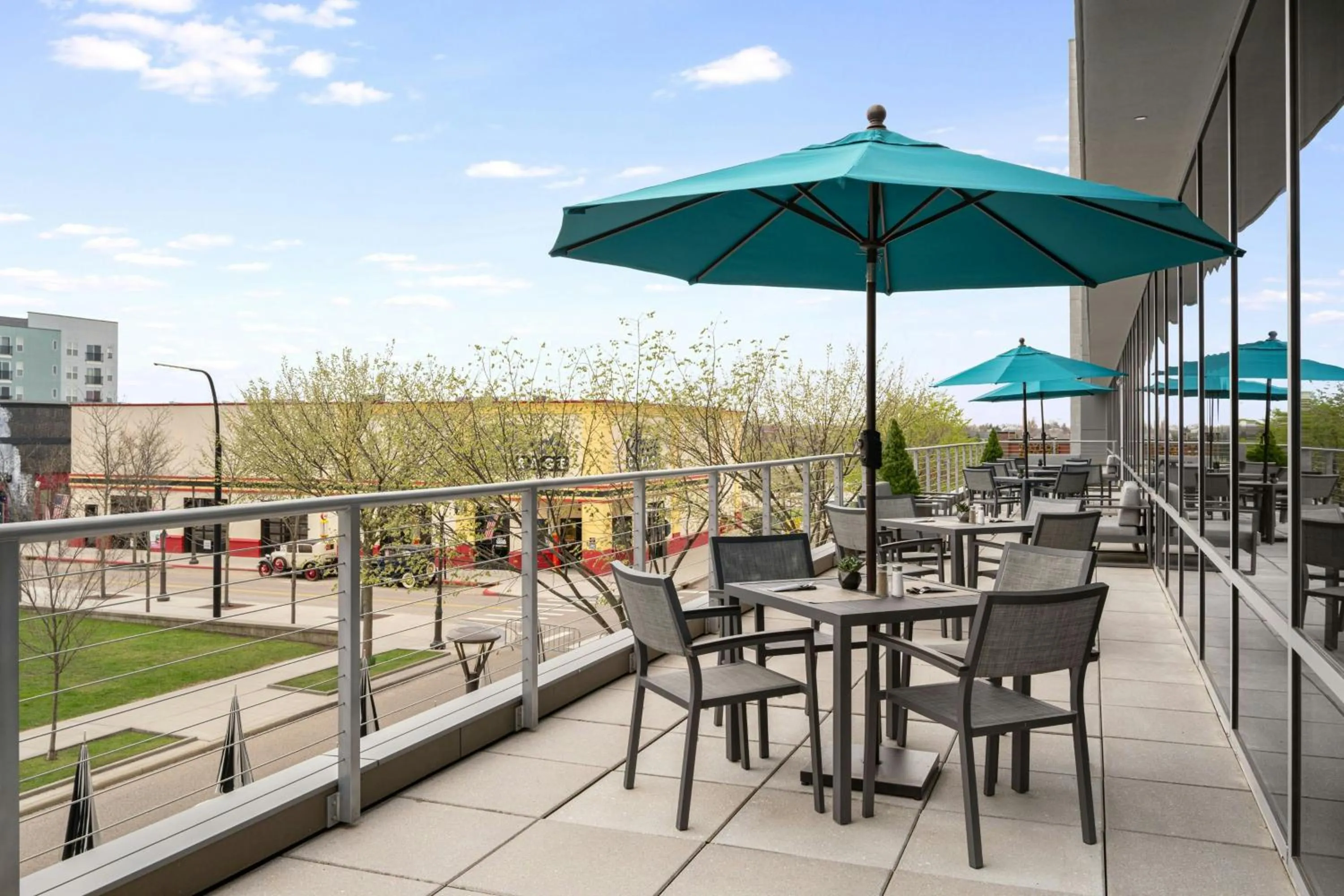 Lounge or bar in AC Hotel Cincinnati at Liberty Center