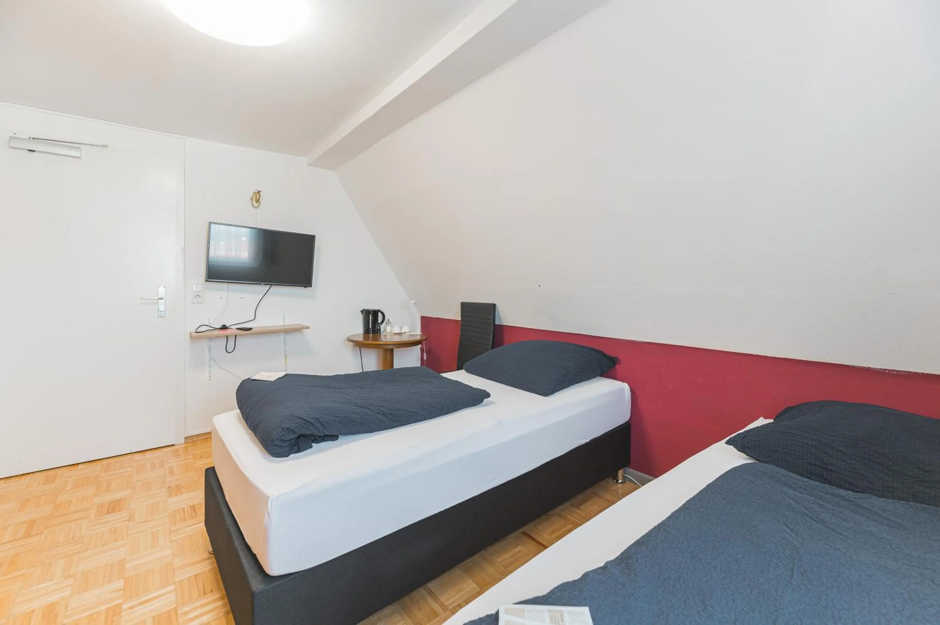 Twin Room with Bathroom in Hotel am Schlossplatz