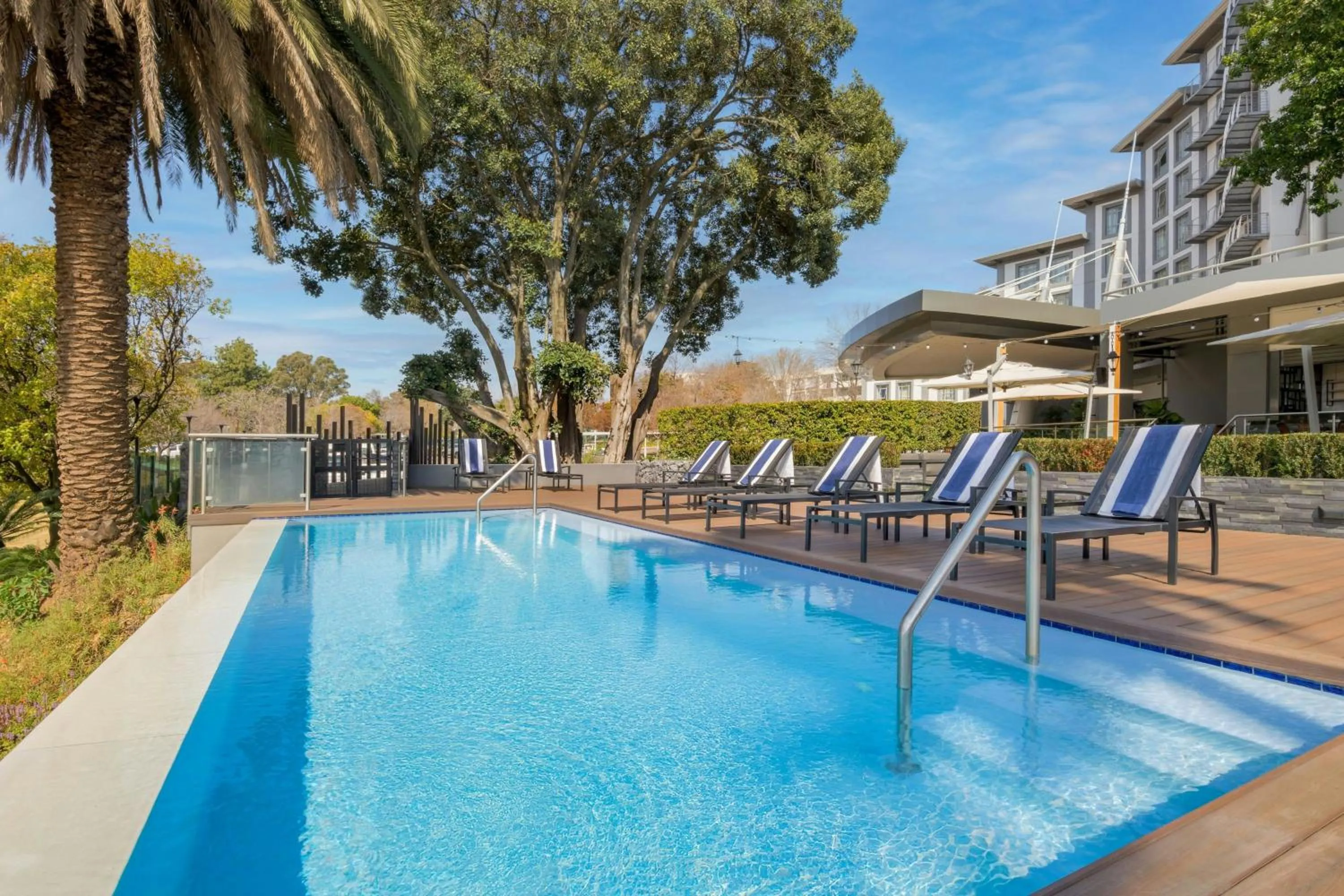 Swimming pool in Protea Hotel by Marriott Johannesburg Wanderers