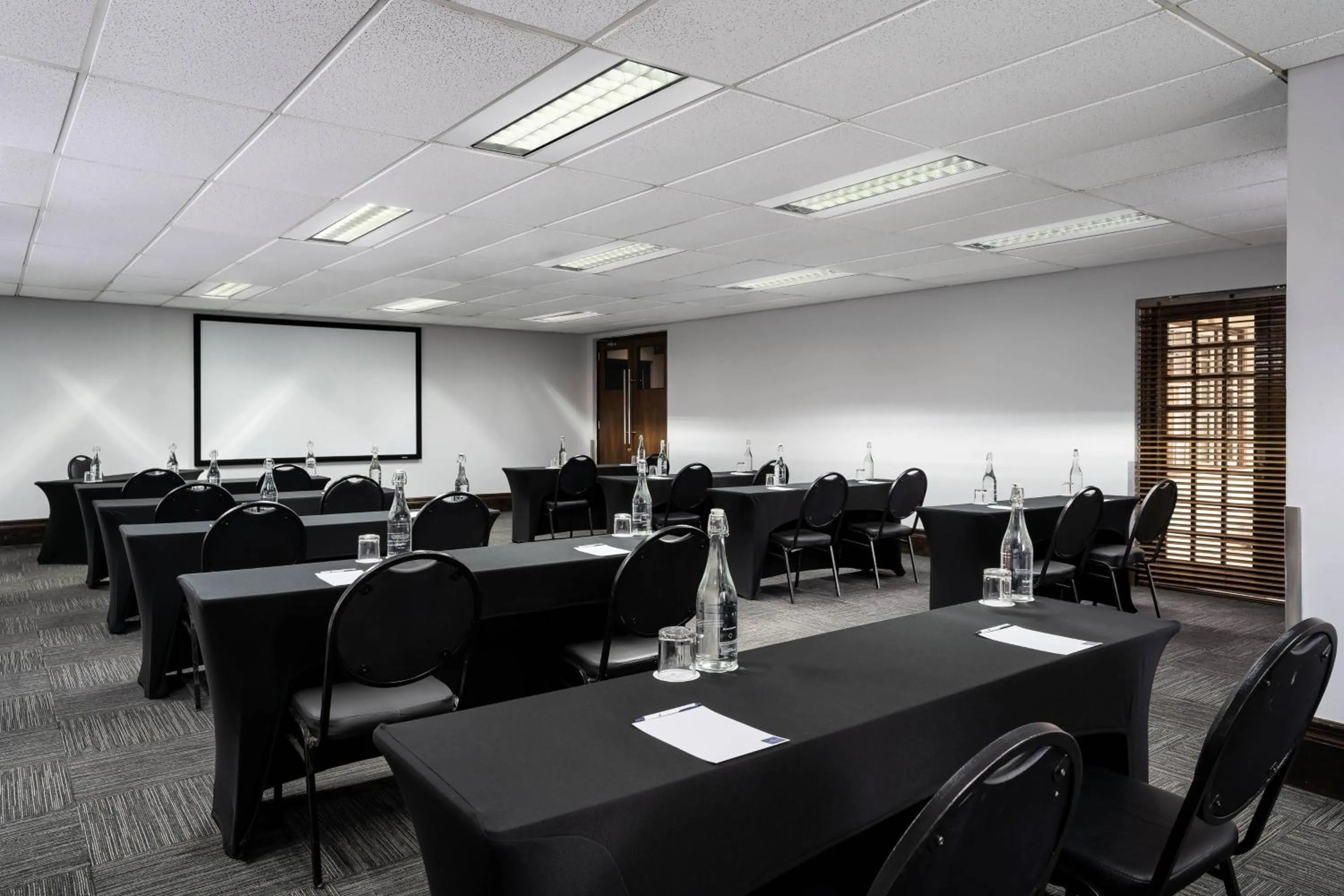 Meeting/conference room in Protea Hotel by Marriott Johannesburg Wanderers
