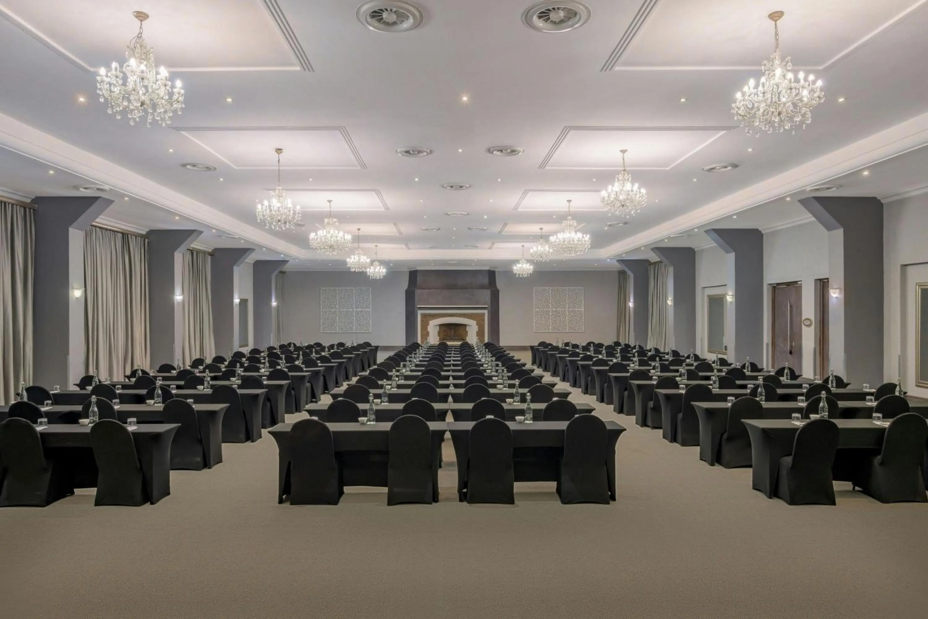 Meeting/conference room in Protea Hotel by Marriott Johannesburg Wanderers