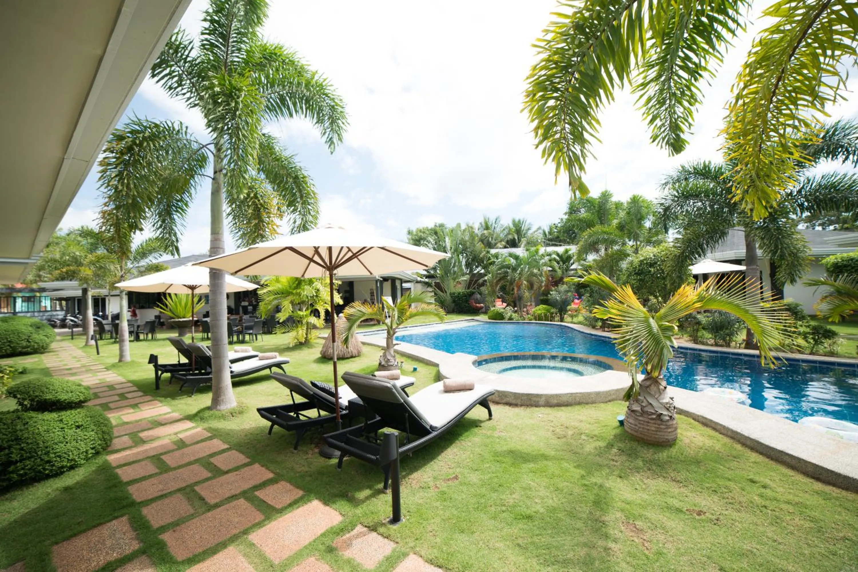Garden in Alona Royal Palm Resort