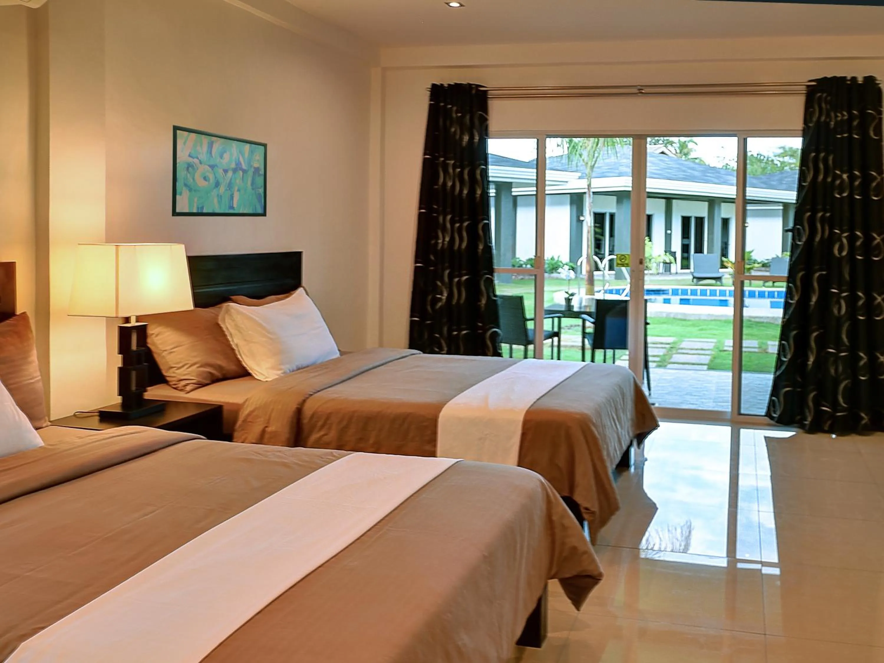 Photo of the whole room, Bed in Alona Royal Palm Resort