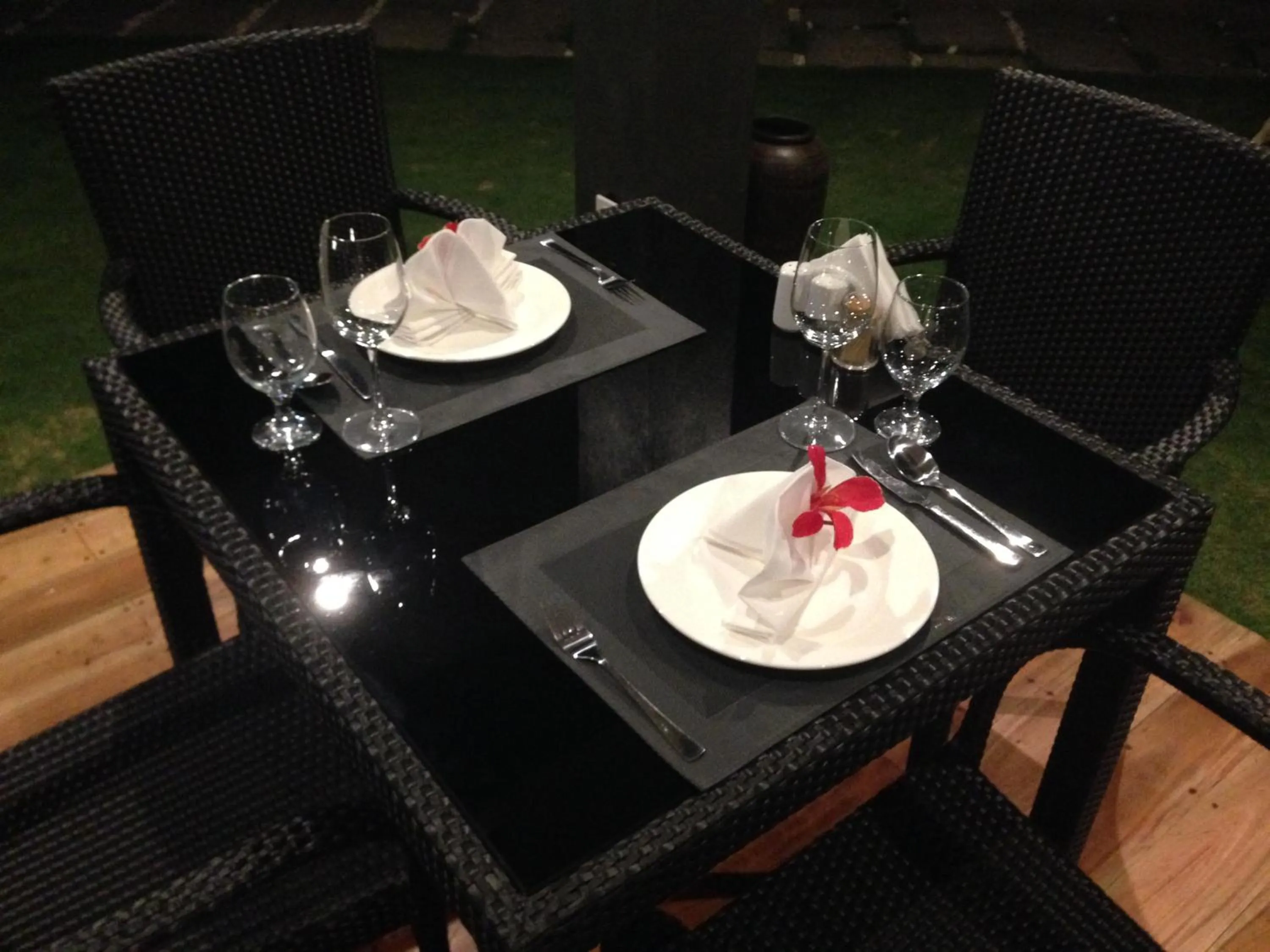 Restaurant/places to eat in Alona Royal Palm Resort