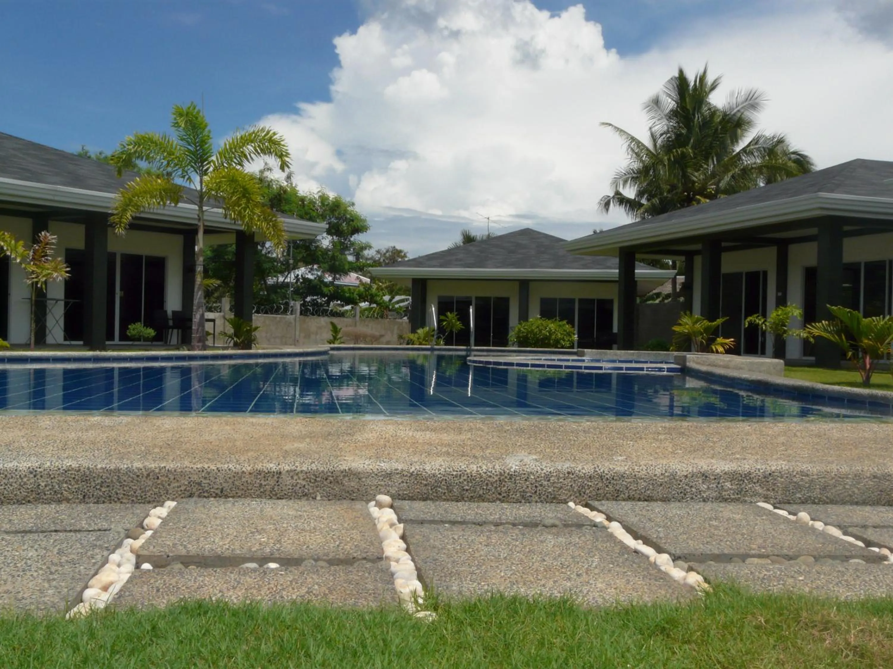 Swimming pool in Alona Royal Palm Resort