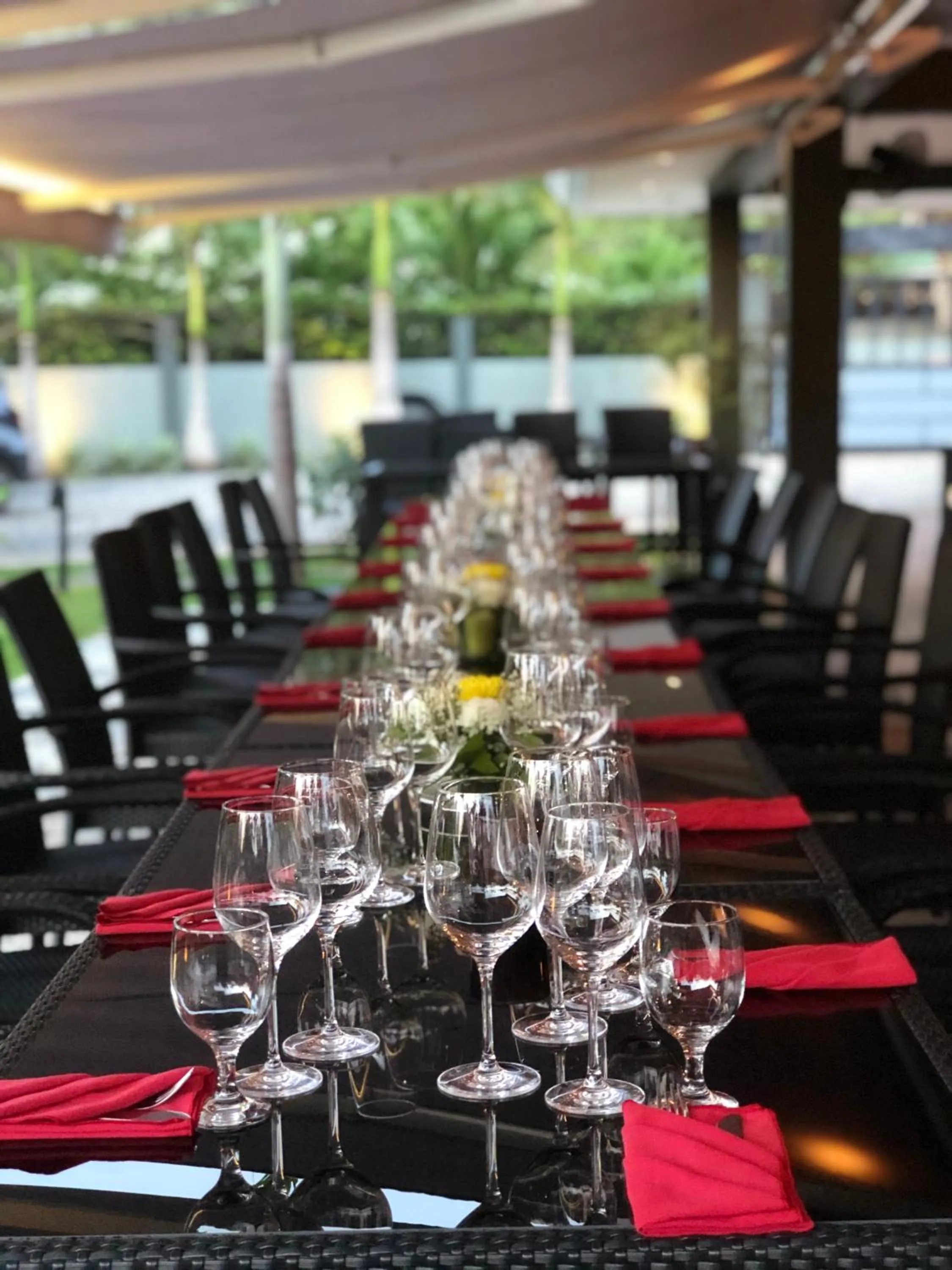 Restaurant/places to eat in Alona Royal Palm Resort