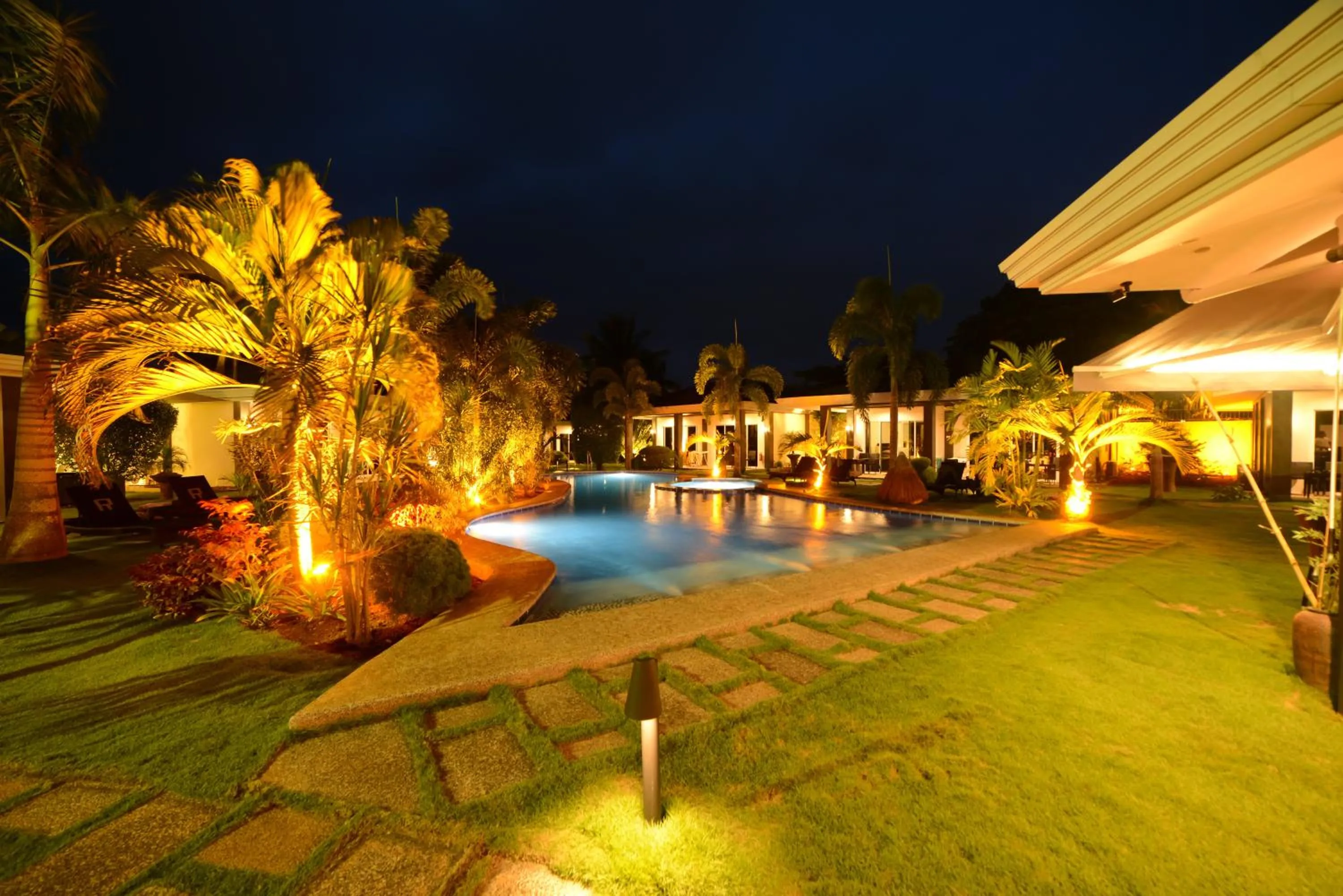 Night in Alona Royal Palm Resort