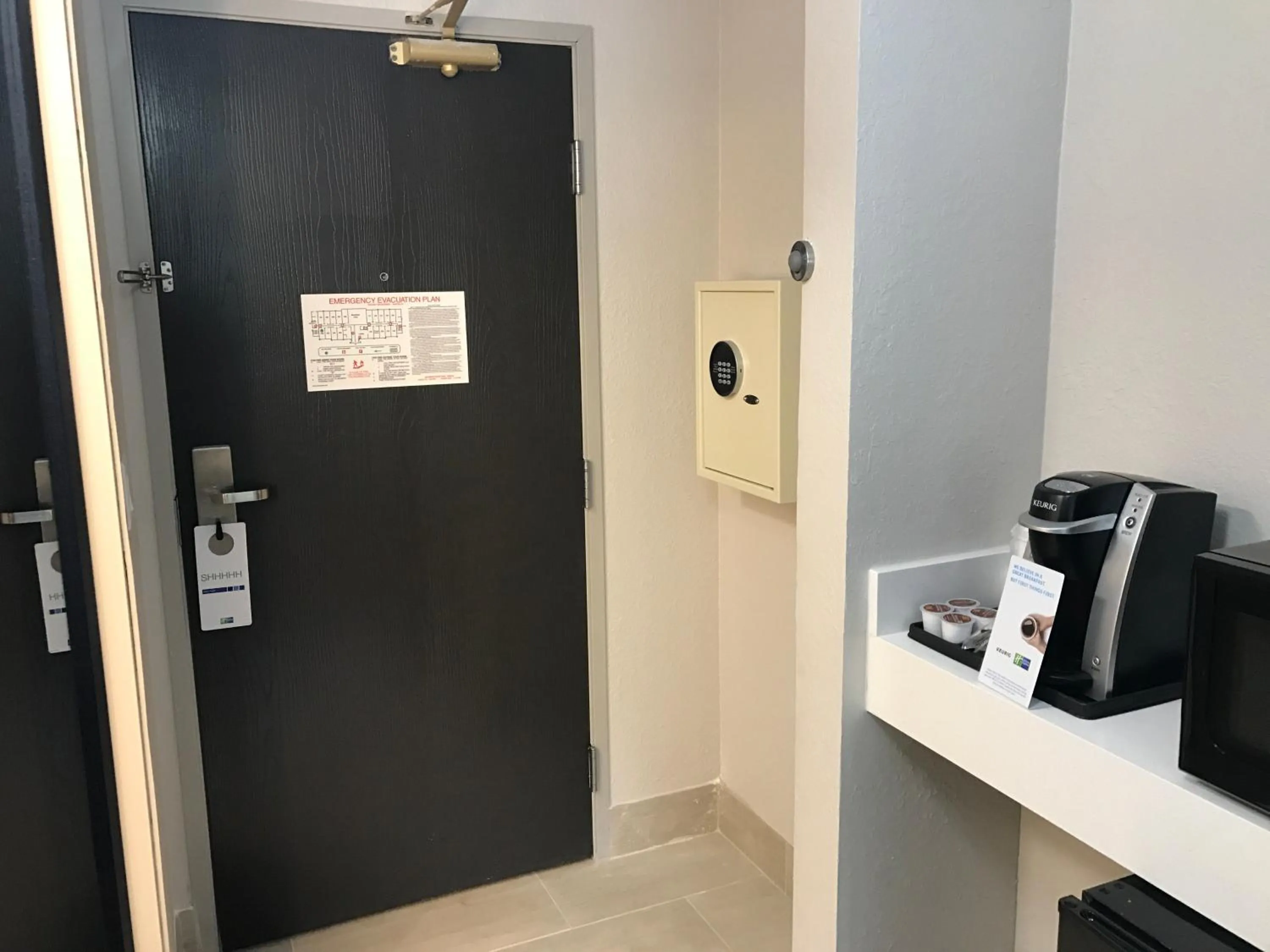 Photo of the whole room in Holiday Inn Express - Naples South - I-75 by IHG