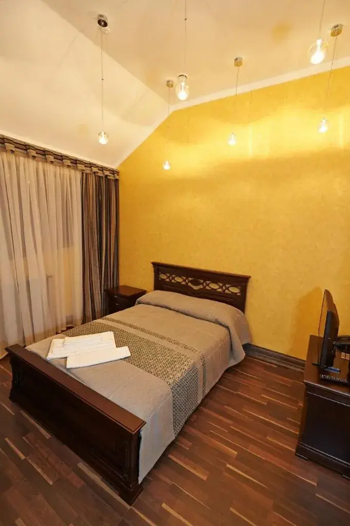 Small Double Room in Charivna Taistra Small Double Room in Charivna Taistra
