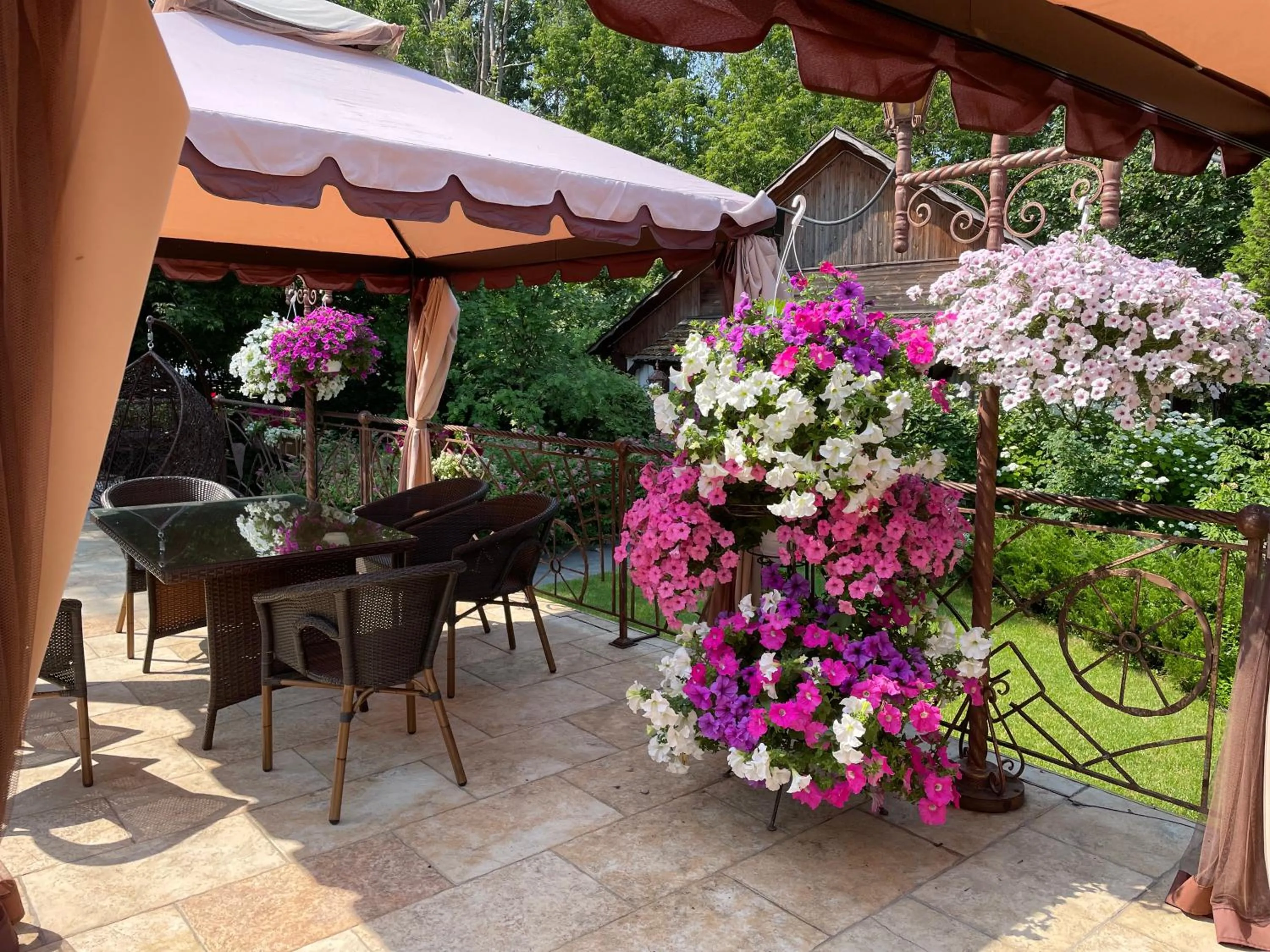 Garden view in Charivna Taistra