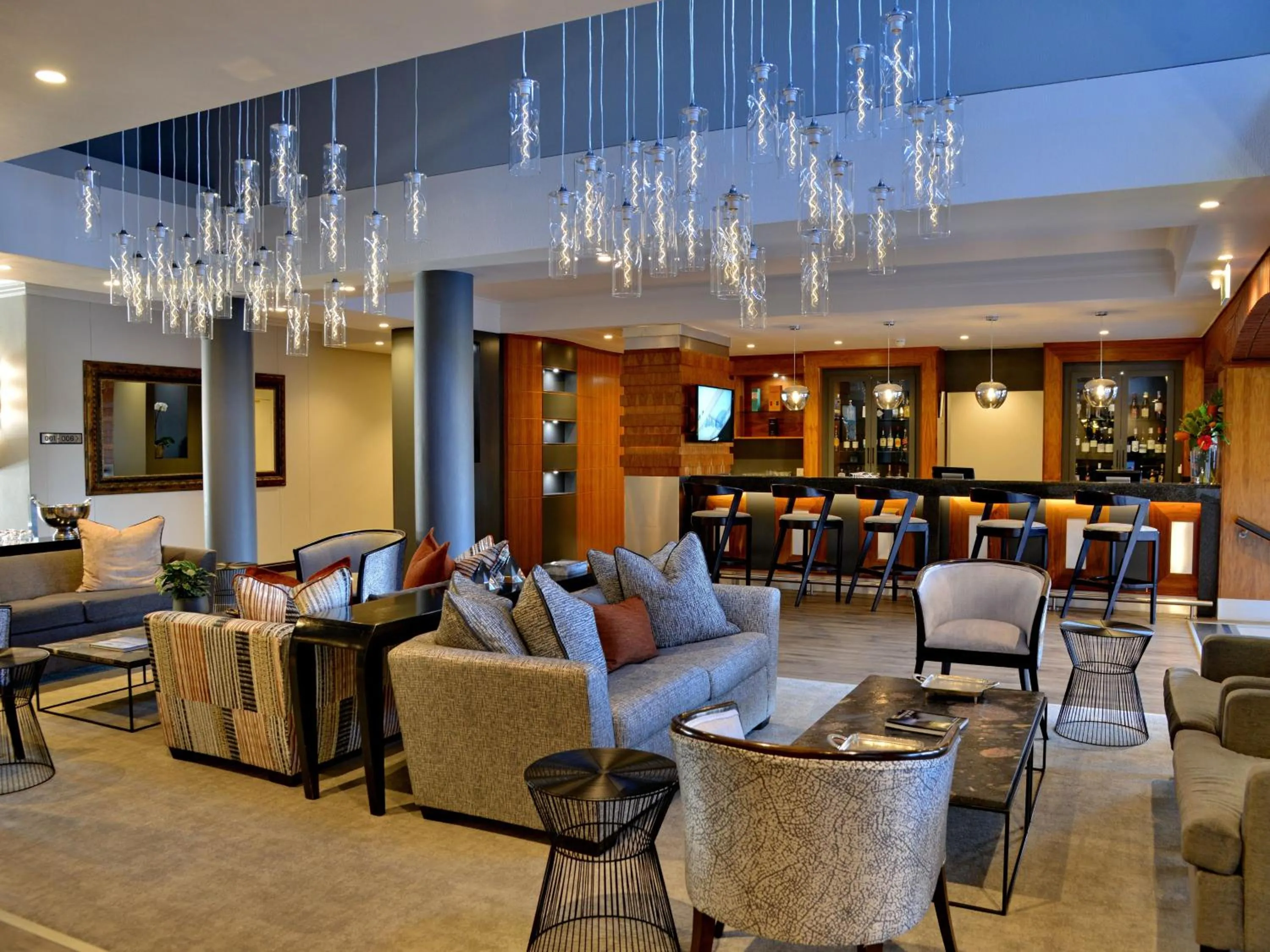 Lounge or bar in ANEW Hotel Centurion Pretoria