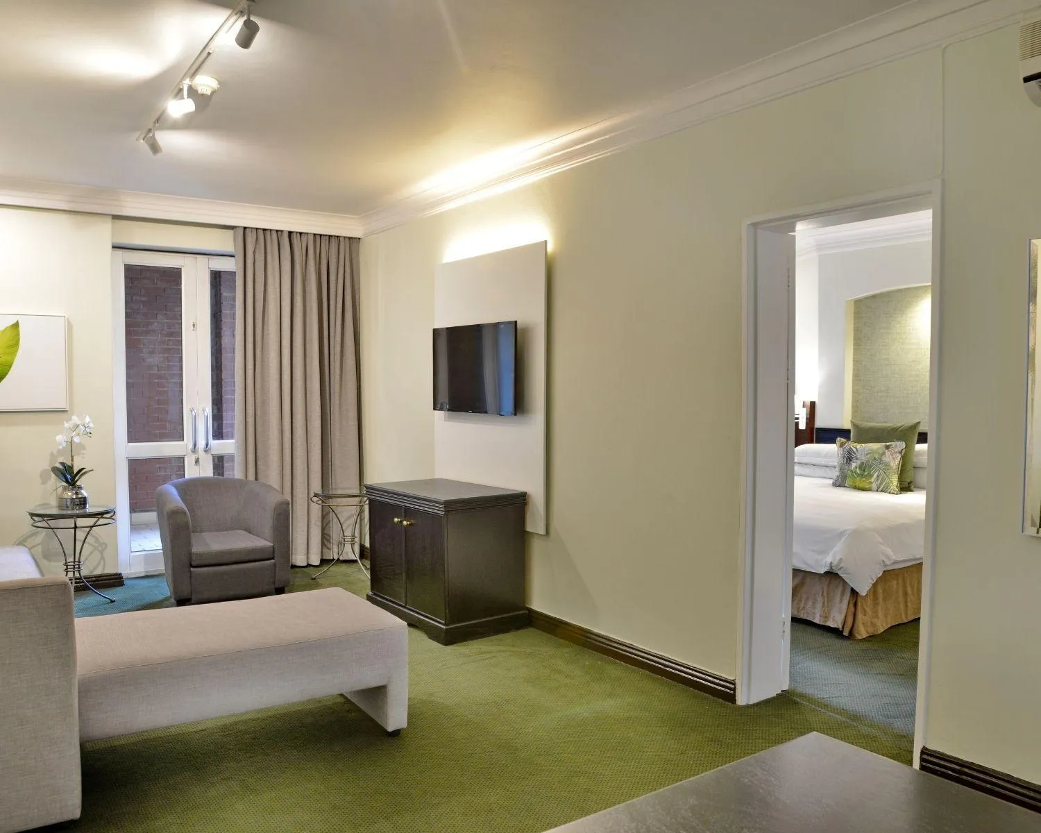 TV and multimedia, Bed in ANEW Hotel Centurion Pretoria