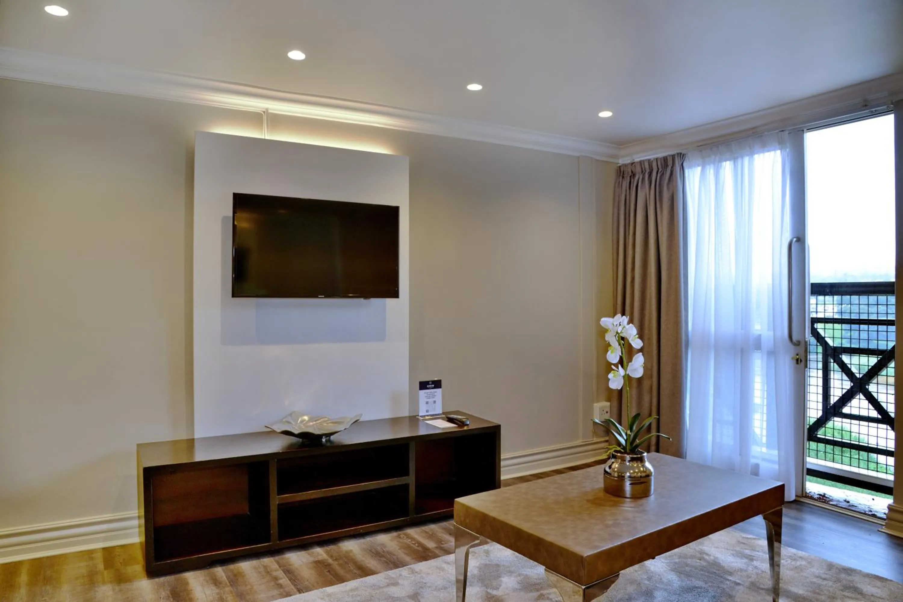 TV and multimedia in ANEW Hotel Centurion Pretoria