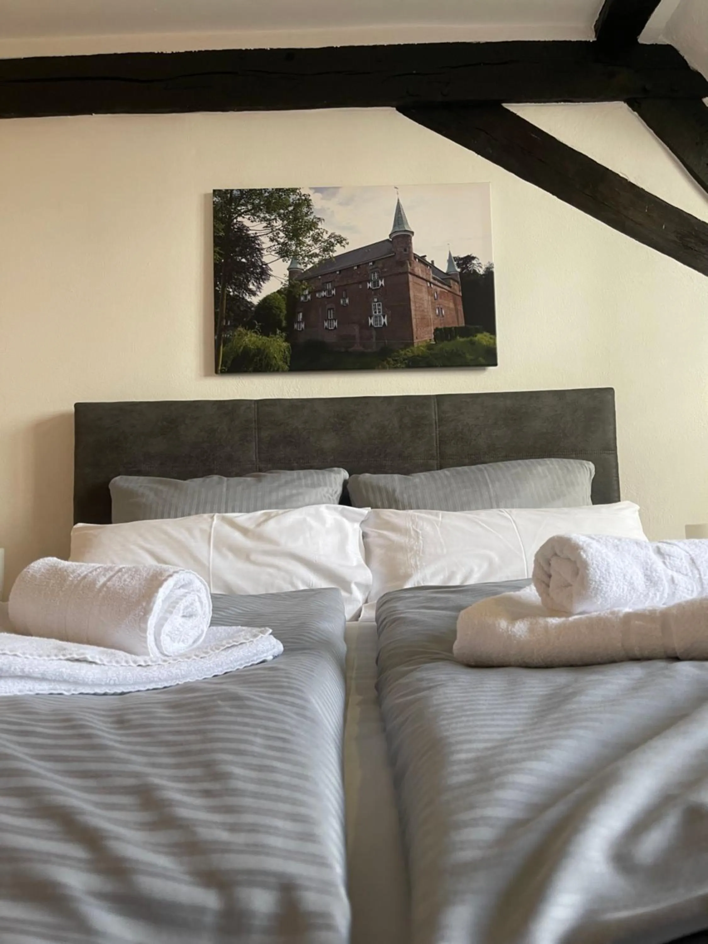 Photo of the whole room, Bed in Hotel Schloss Walbeck