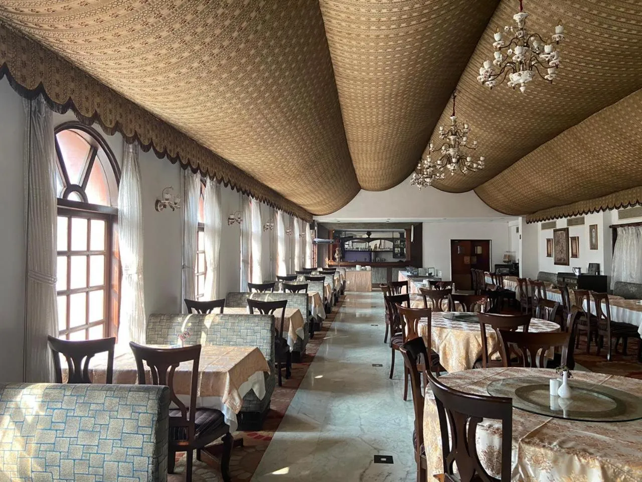 Restaurant/places to eat in Ashok Country Resort