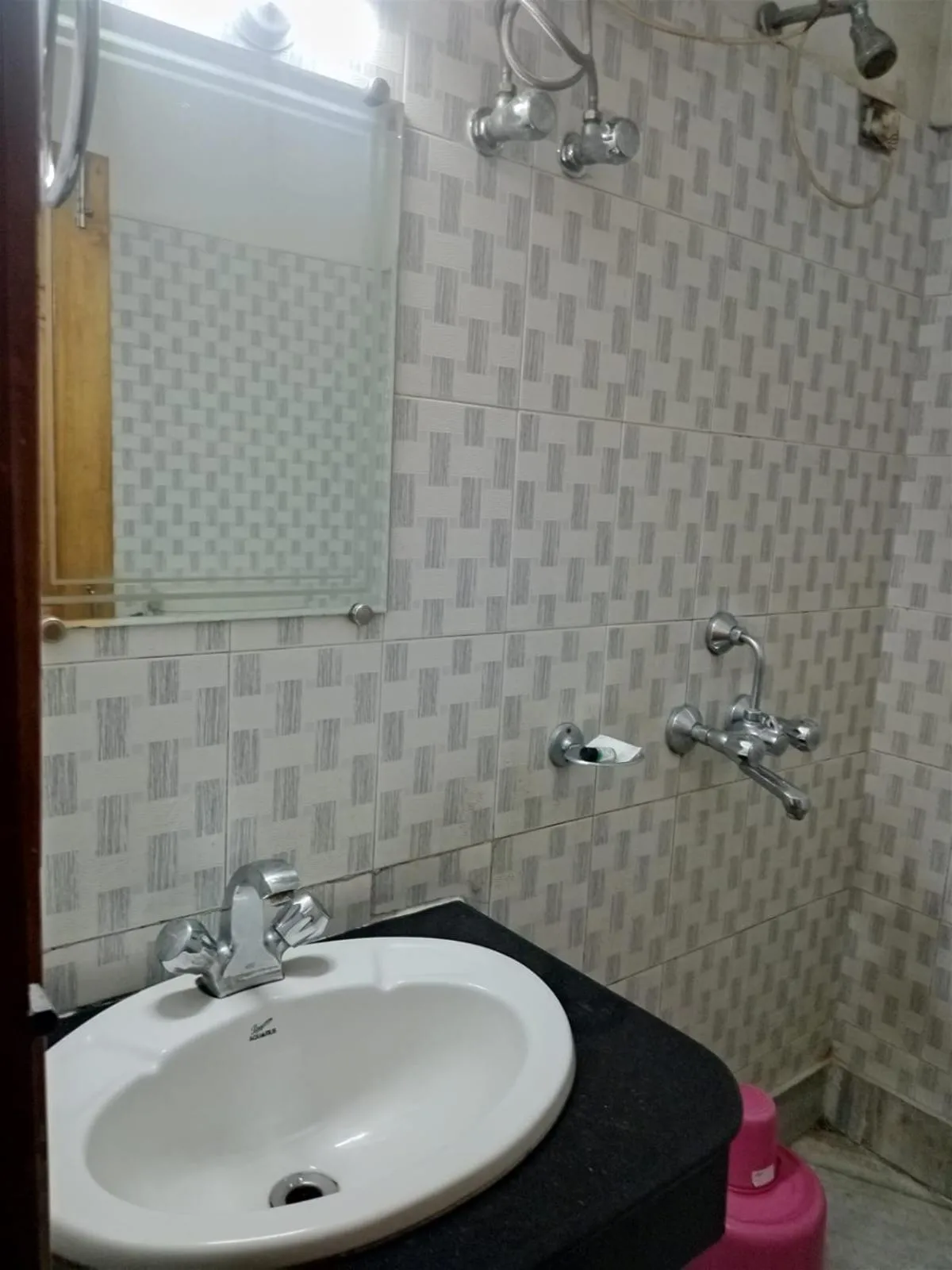 Bathroom in Hotel Priya Palace