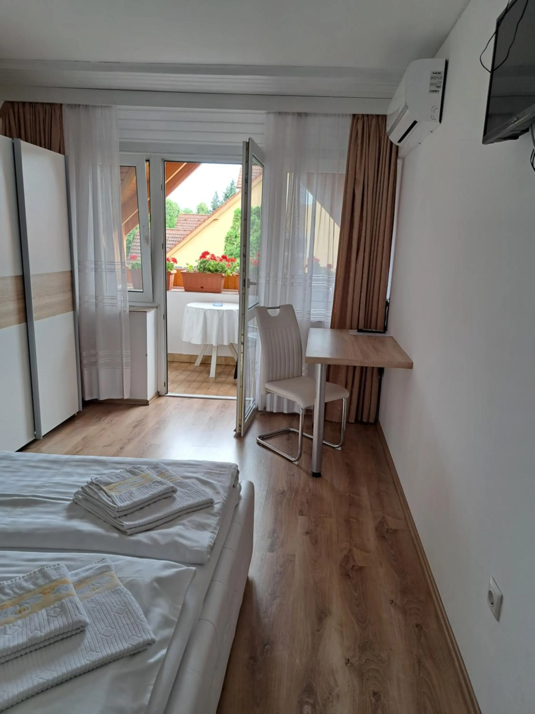 EMMA Apartman Harkány