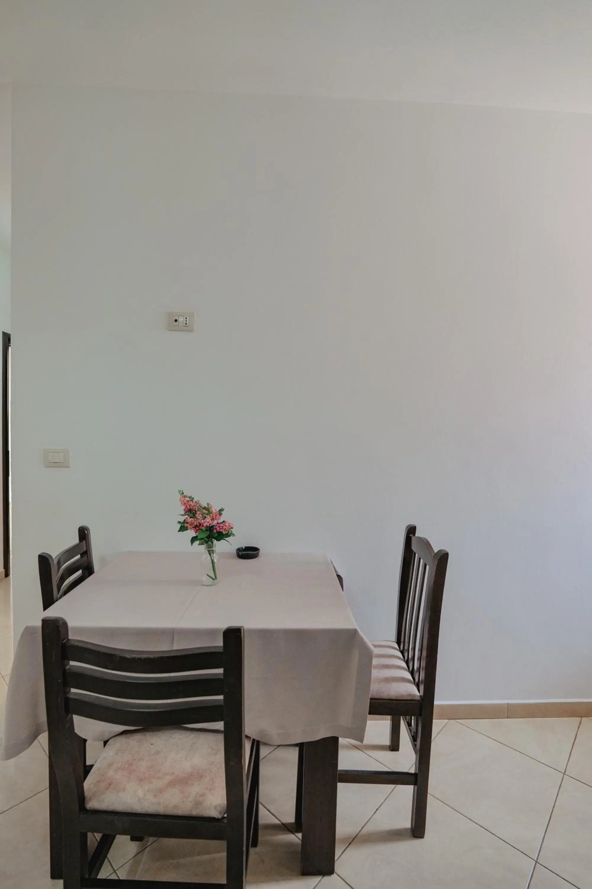 Seating area in Hotel Edola