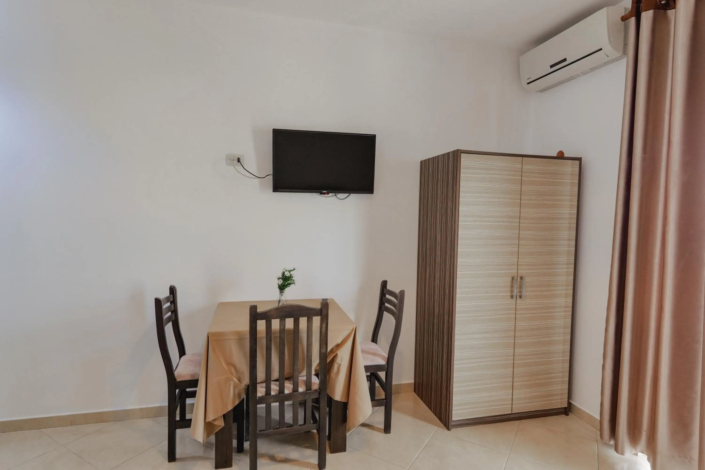 TV and multimedia in Hotel Edola