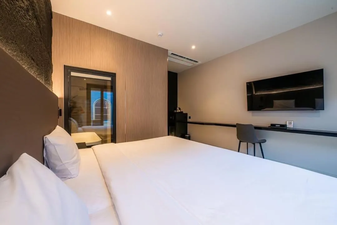 Bed in Tonnam pool villa