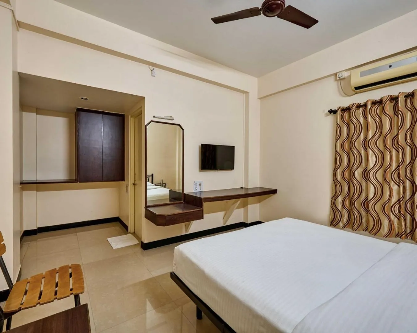 Bed in Hotel Rajpurush