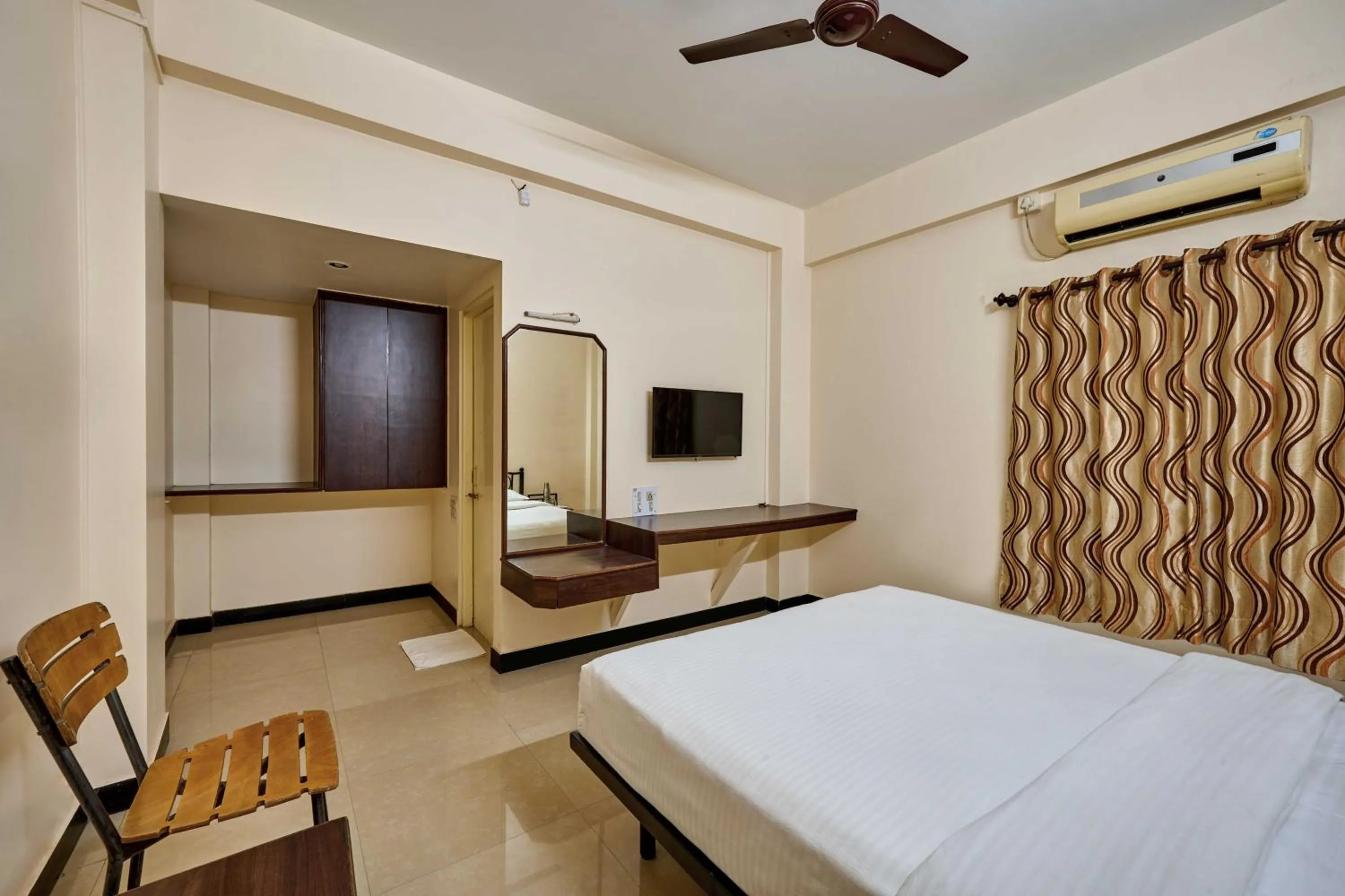 Bed in Hotel Rajpurush