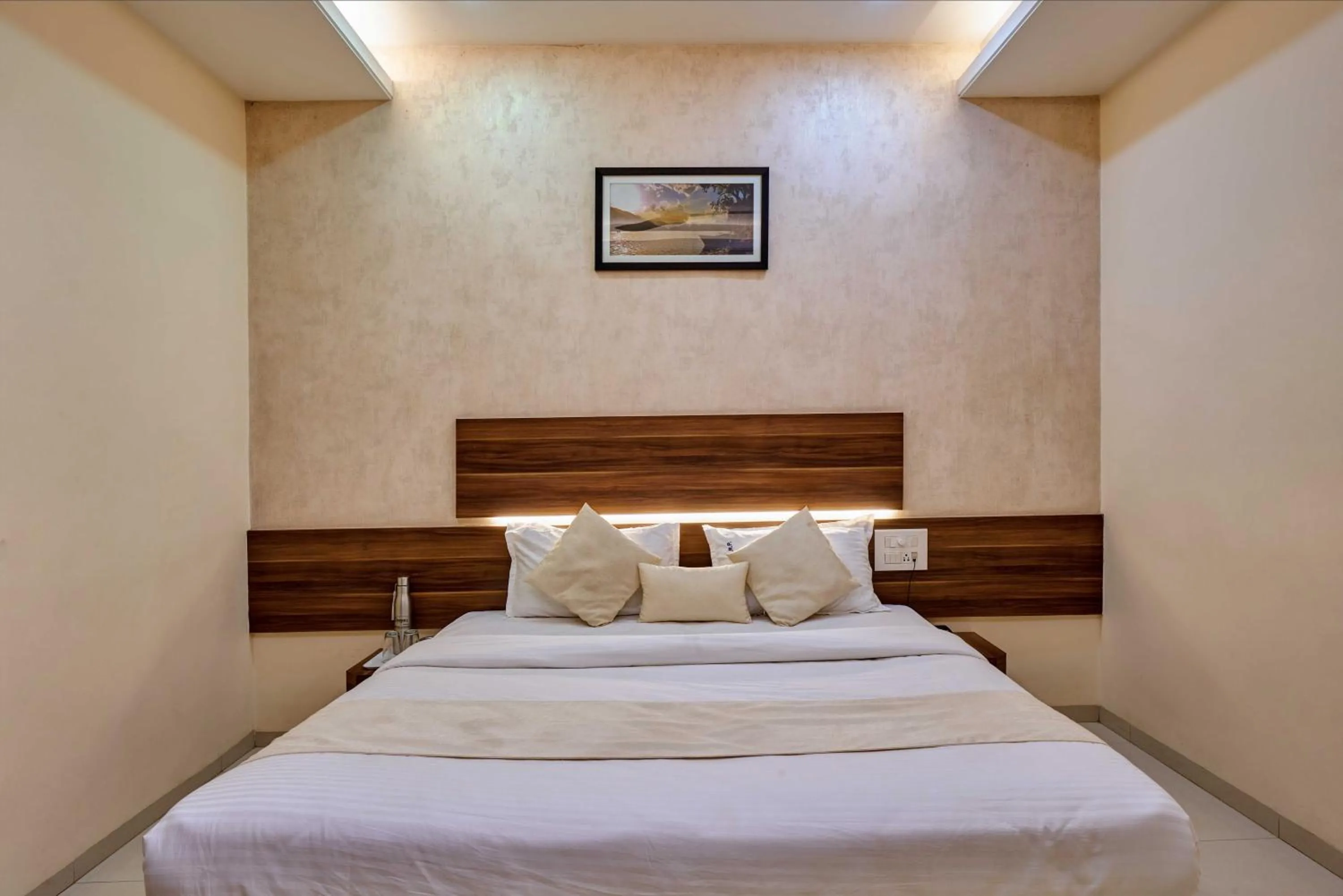 Bed in Hotel Rajpurush