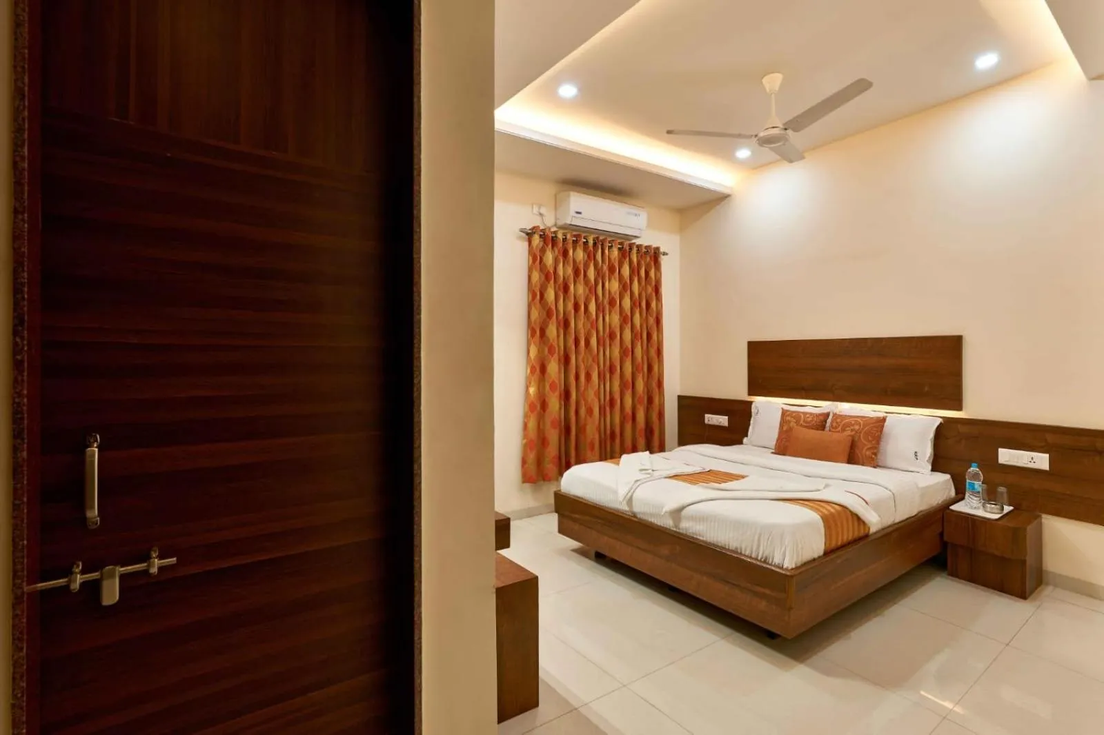 Bed in Hotel Rajpurush