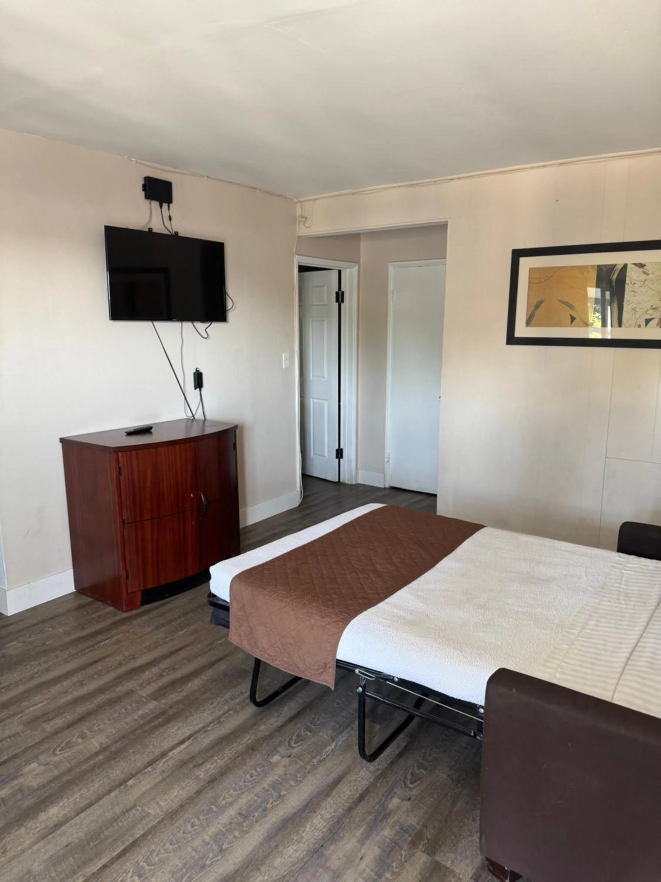 Photo of the whole room, Bed in Holiday Lodge