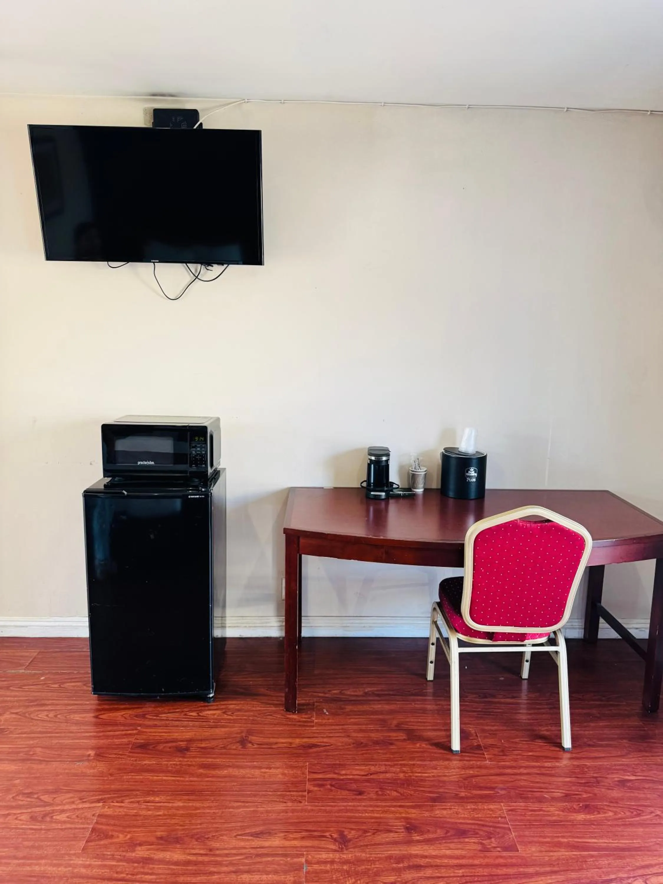 TV and multimedia in Holiday Lodge