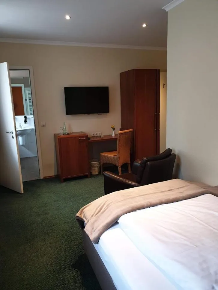 Bedroom, Bed in Hotel Knipper