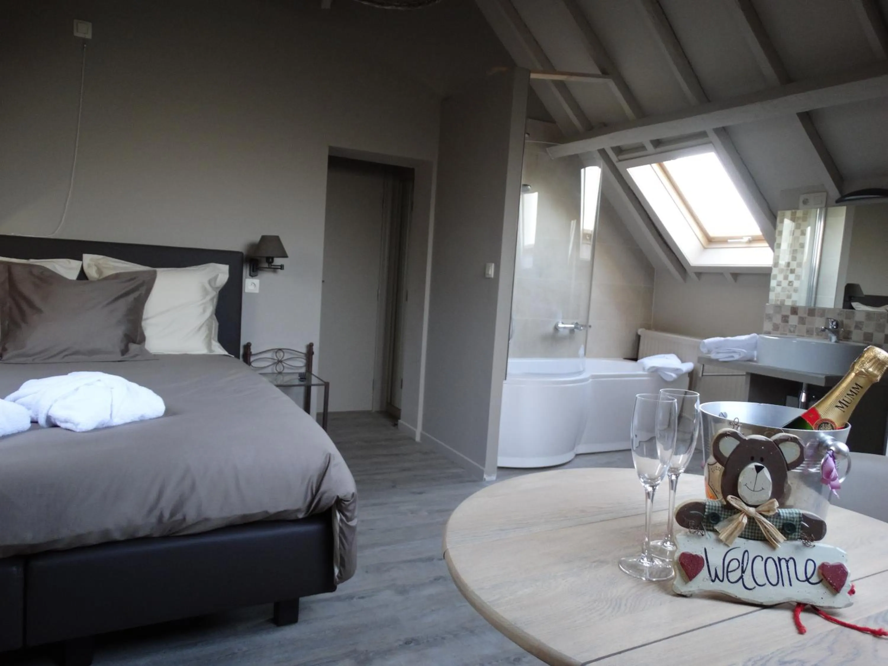 Decorative detail, Bed in B&B Castel 't Haantje