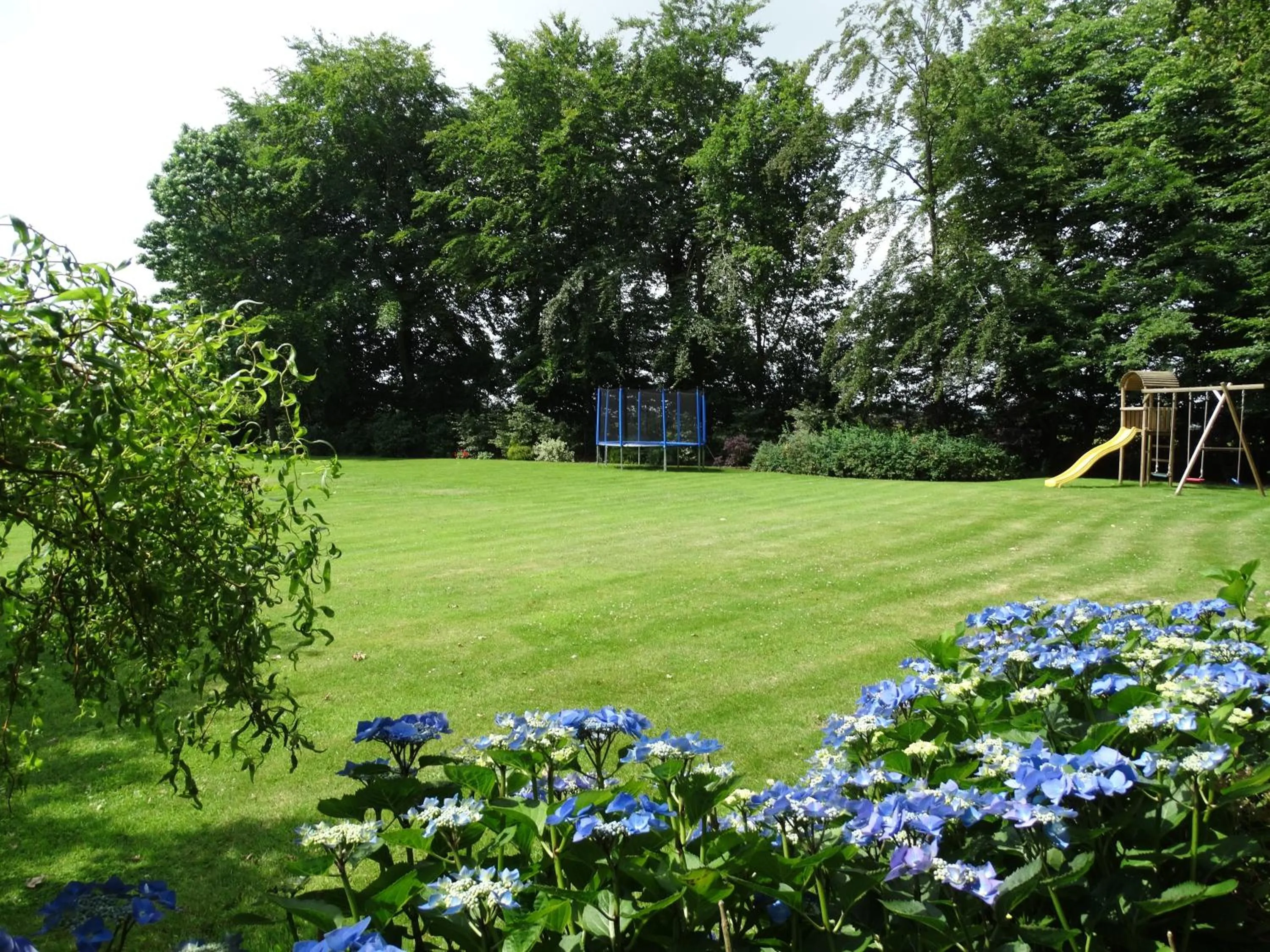 Children play ground in B&B Castel 't Haantje