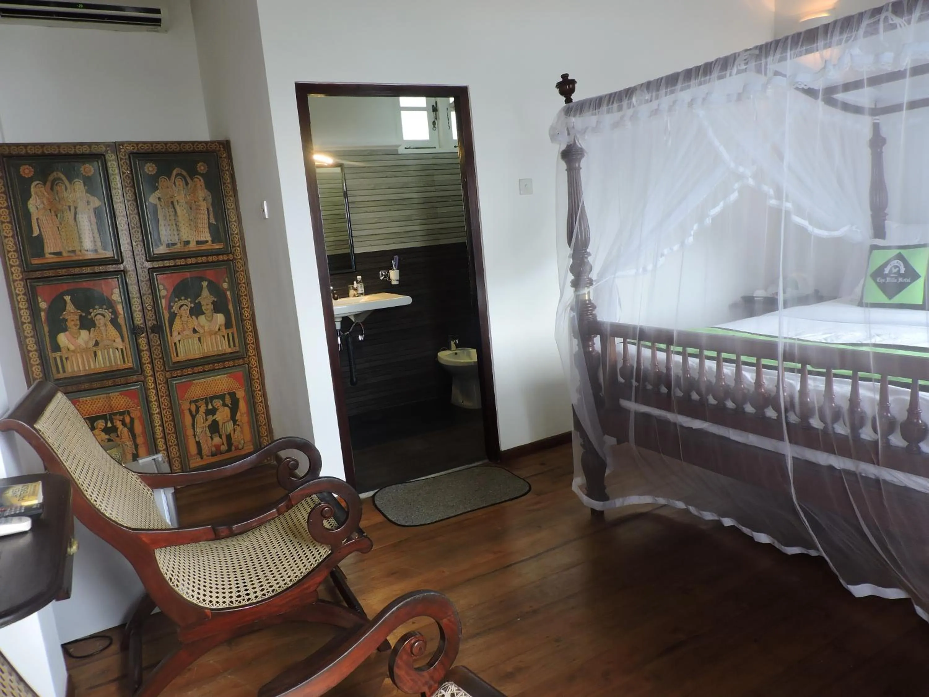 Bedroom, Bed in The Villa Hotel