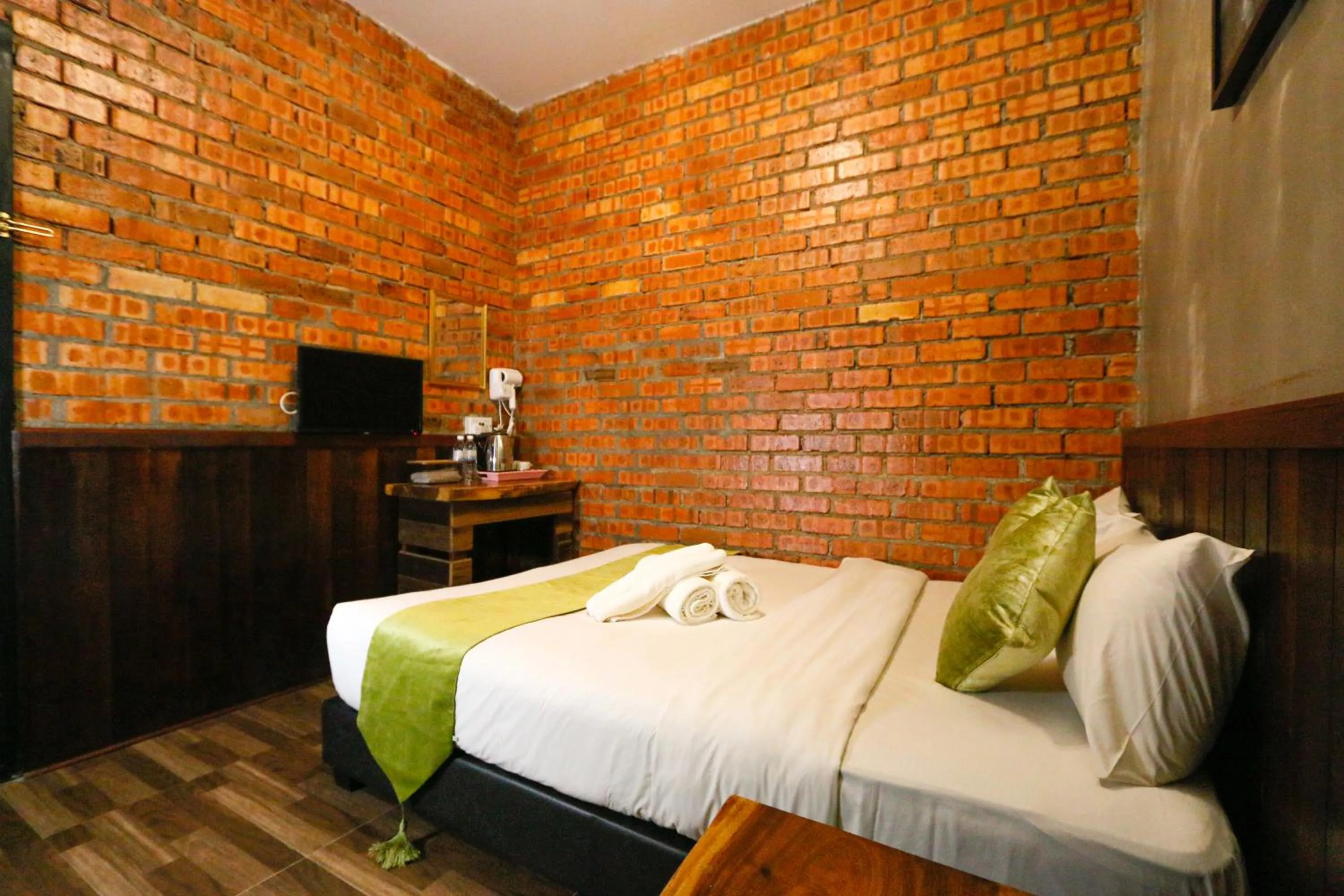 Bedroom, Bed in Anggun Hotel