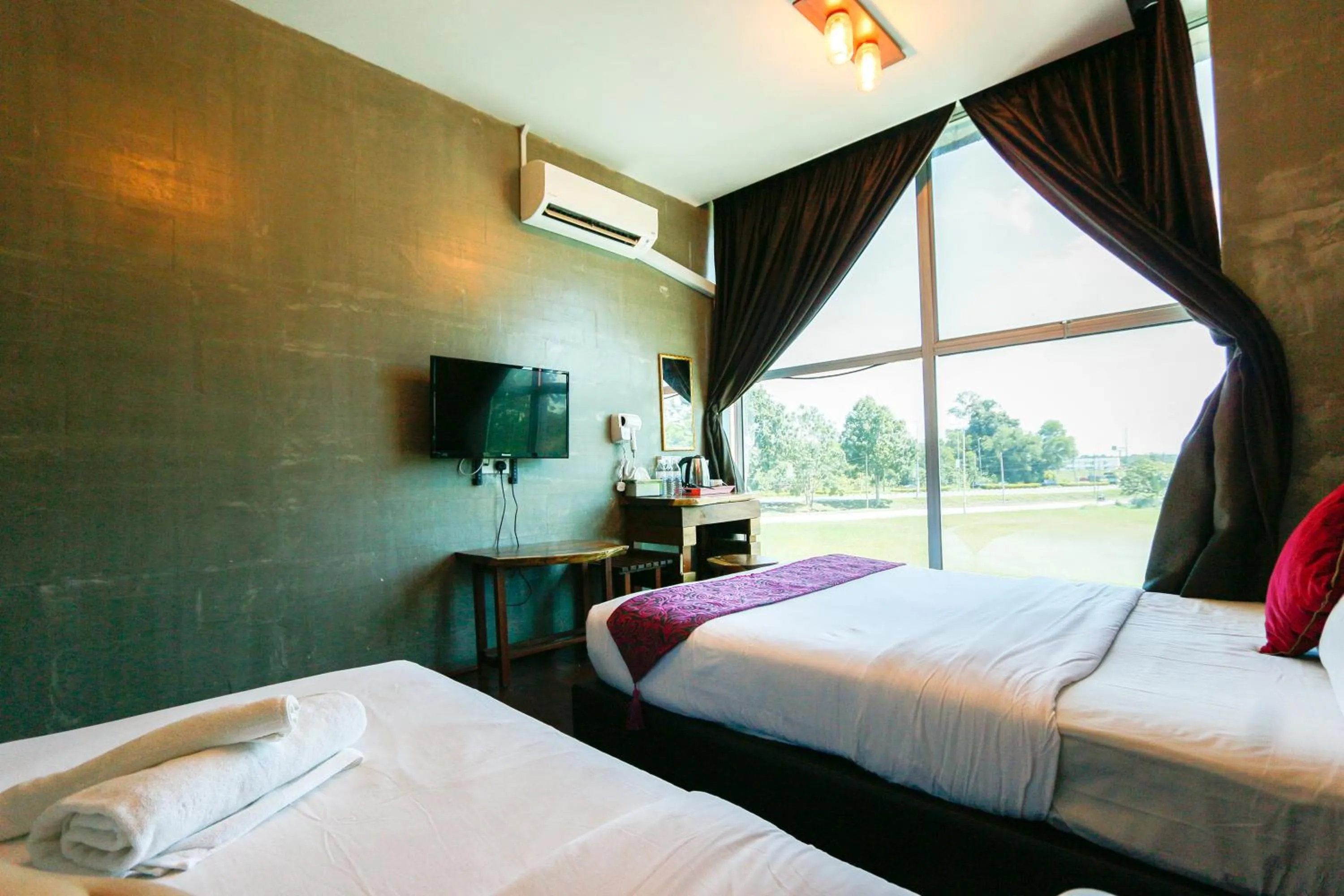 Bedroom, Bed in Anggun Hotel