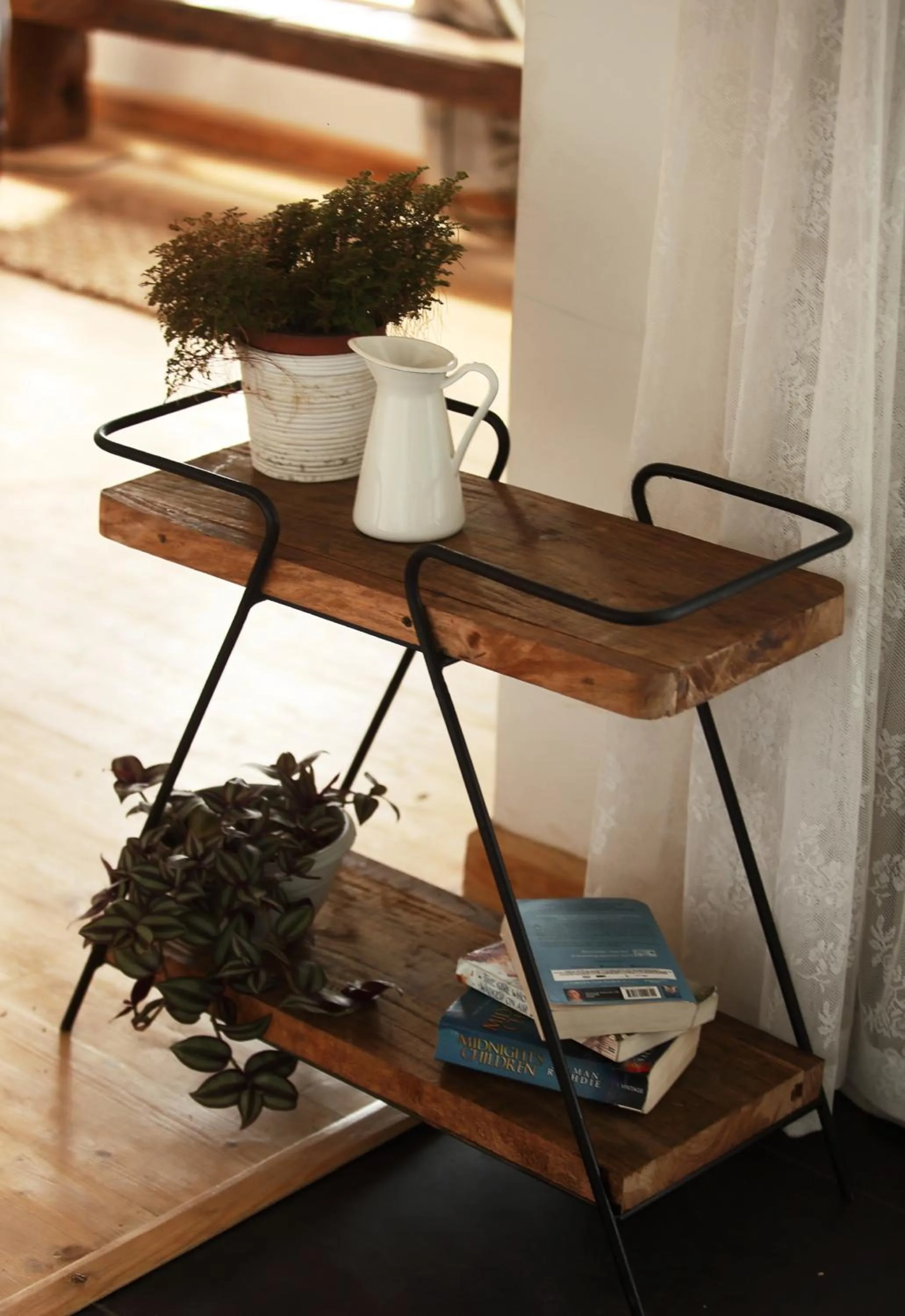 Decorative detail in Hills & Hues