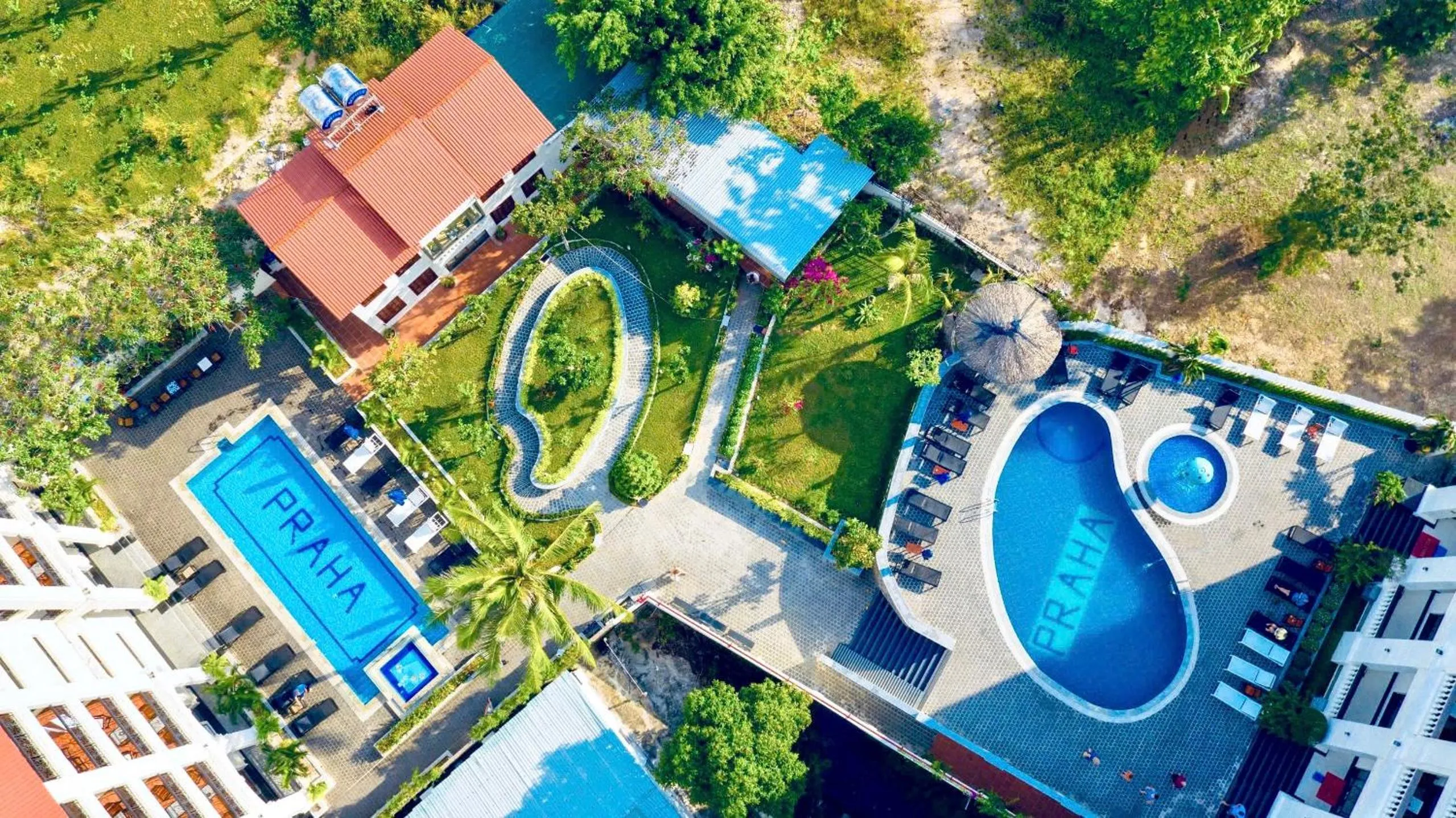 Swimming pool in Praha Hotel
