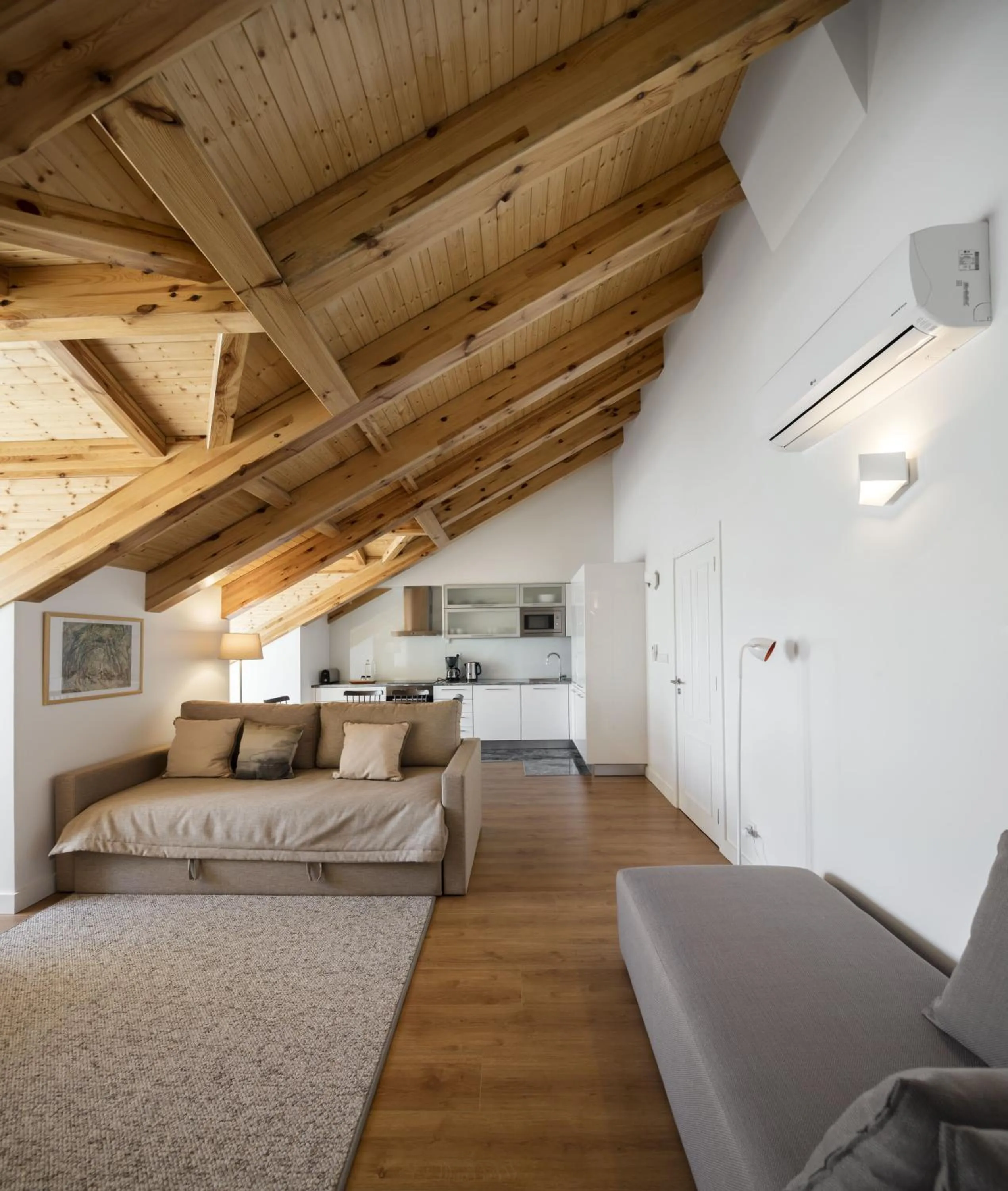 Living room, Bed in Lisbon Serviced Apartments - Baixa Castelo