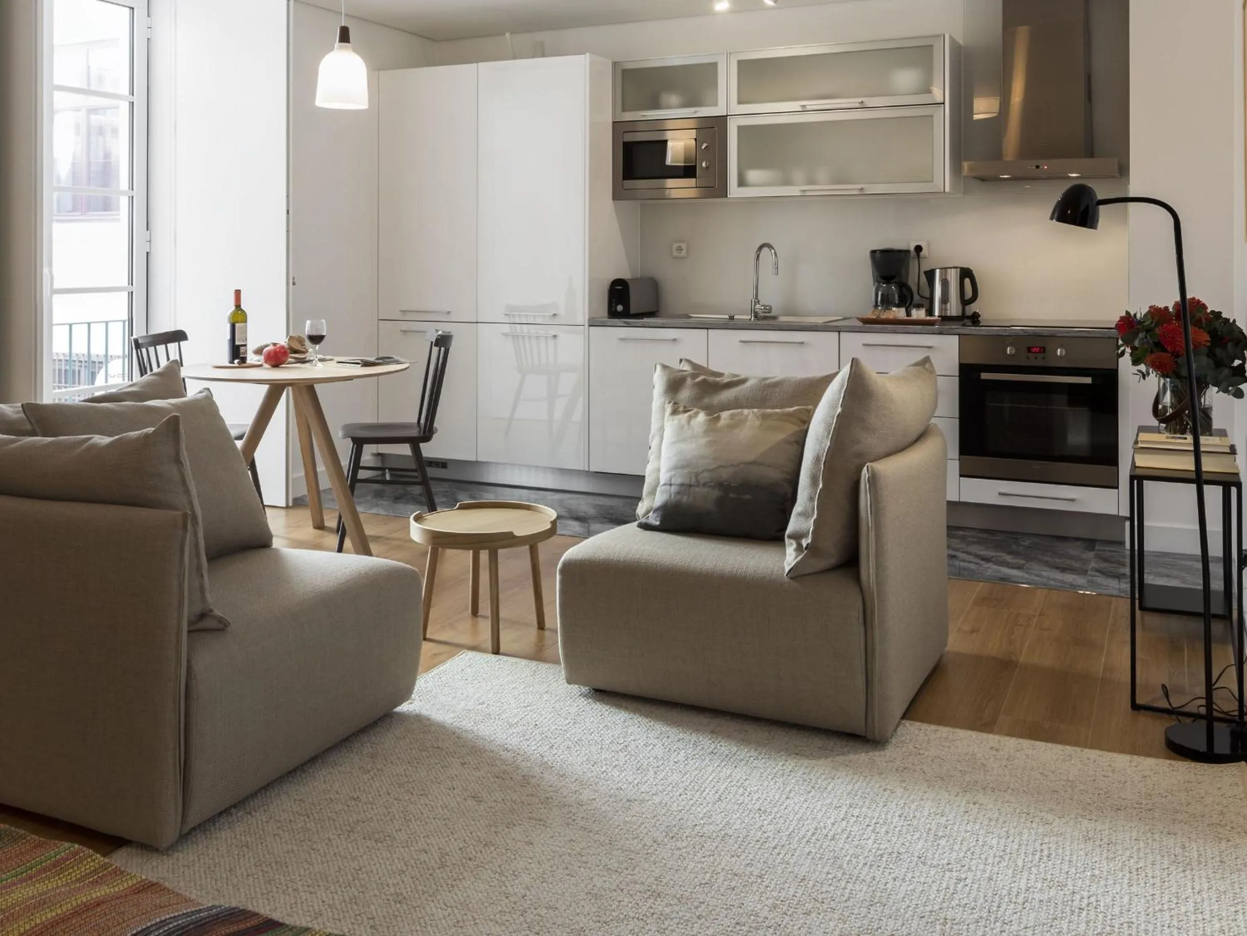 Kitchen or kitchenette in LSA Baixa Castelo by Numa