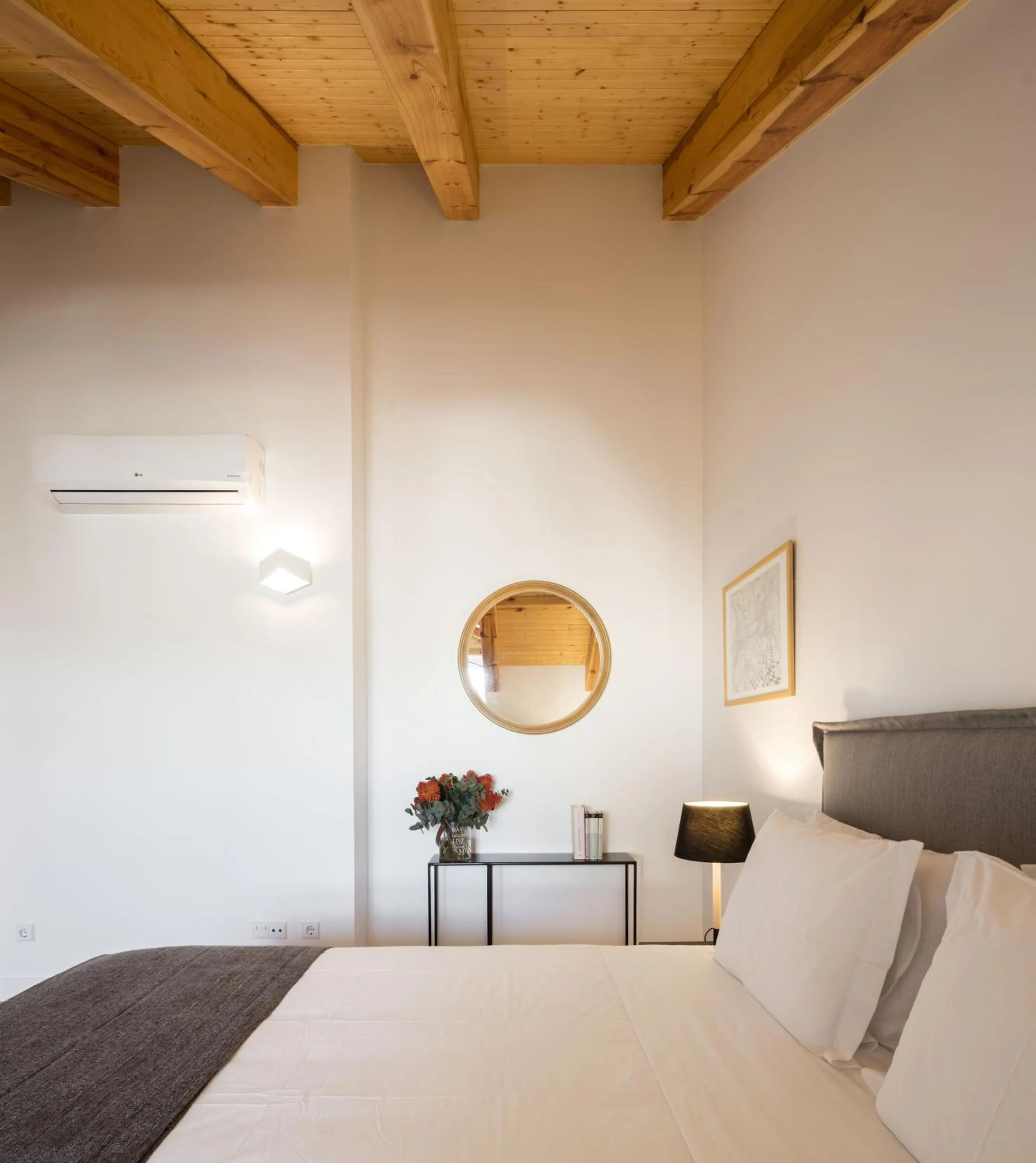 Bedroom, Bed in Lisbon Serviced Apartments - Baixa Castelo