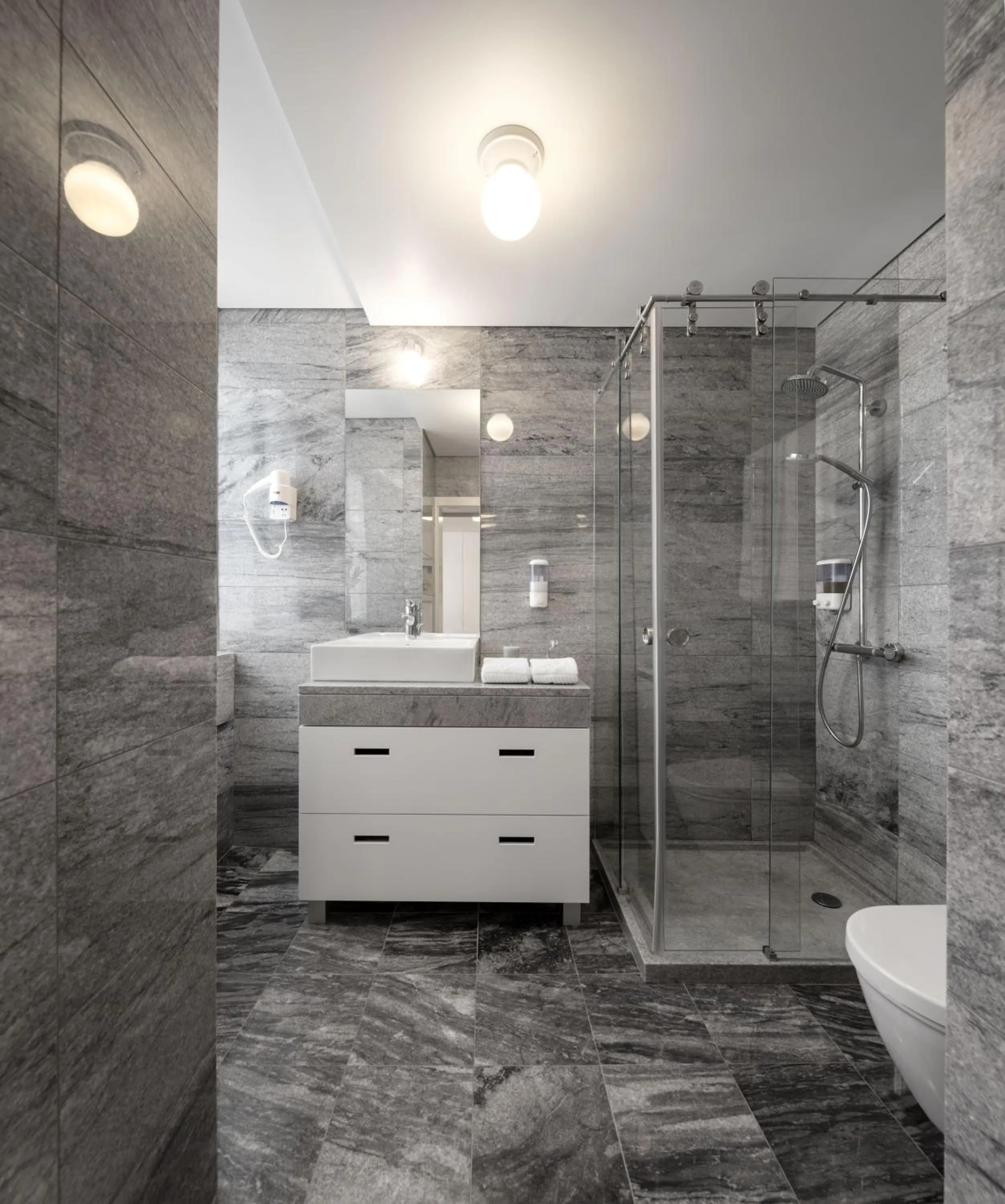 Toilet in Lisbon Serviced Apartments - Baixa Castelo