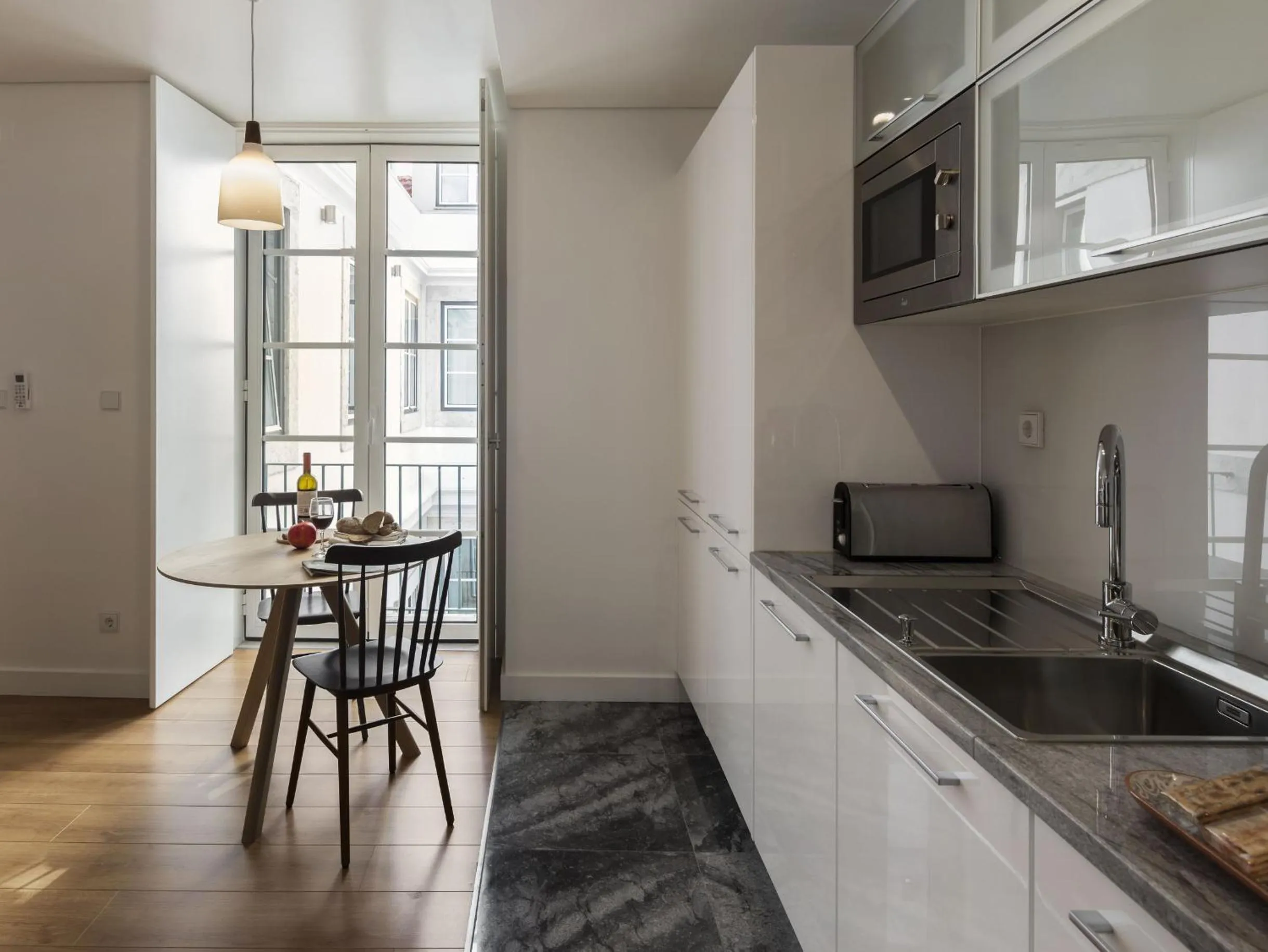 Kitchen or kitchenette in LSA Baixa Castelo by Numa