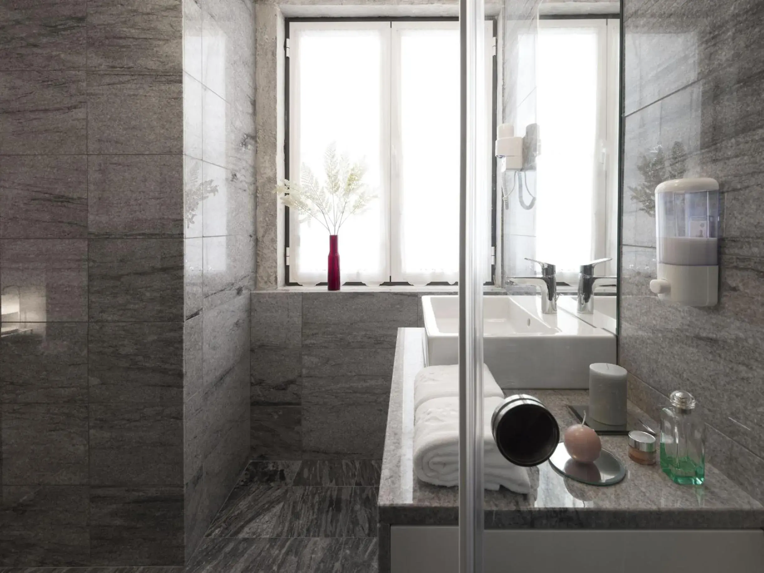 Bathroom in LSA Baixa Castelo by Numa Bathroom in LSA Baixa Castelo by Numa