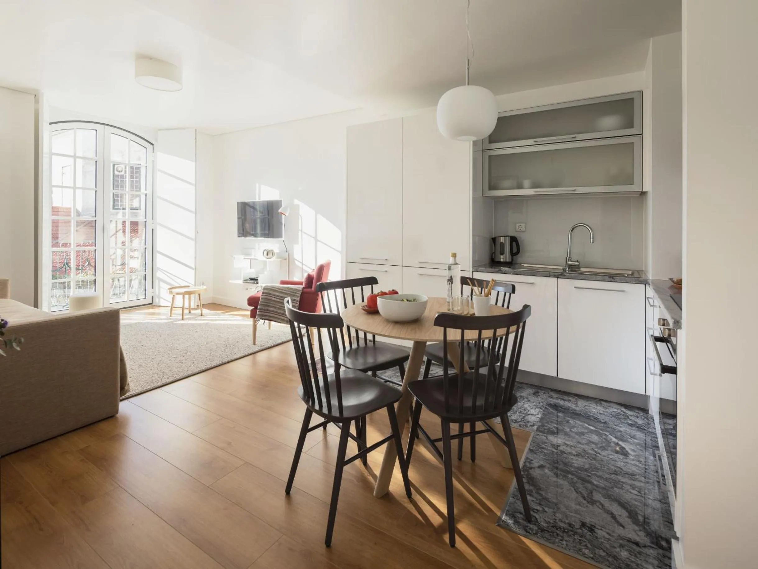 Dining area in LSA Baixa Castelo by Numa