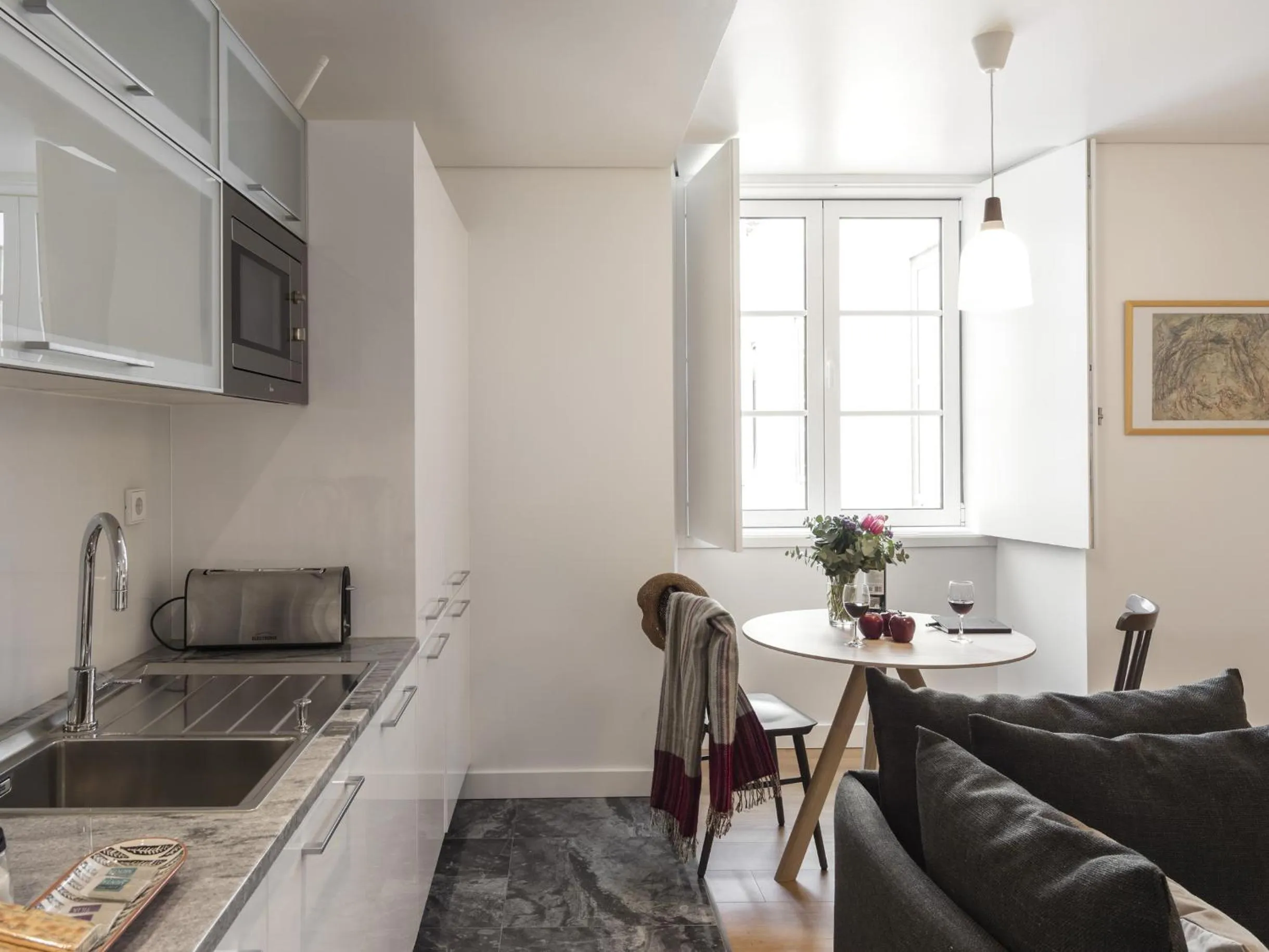 Kitchen or kitchenette in LSA Baixa Castelo by Numa