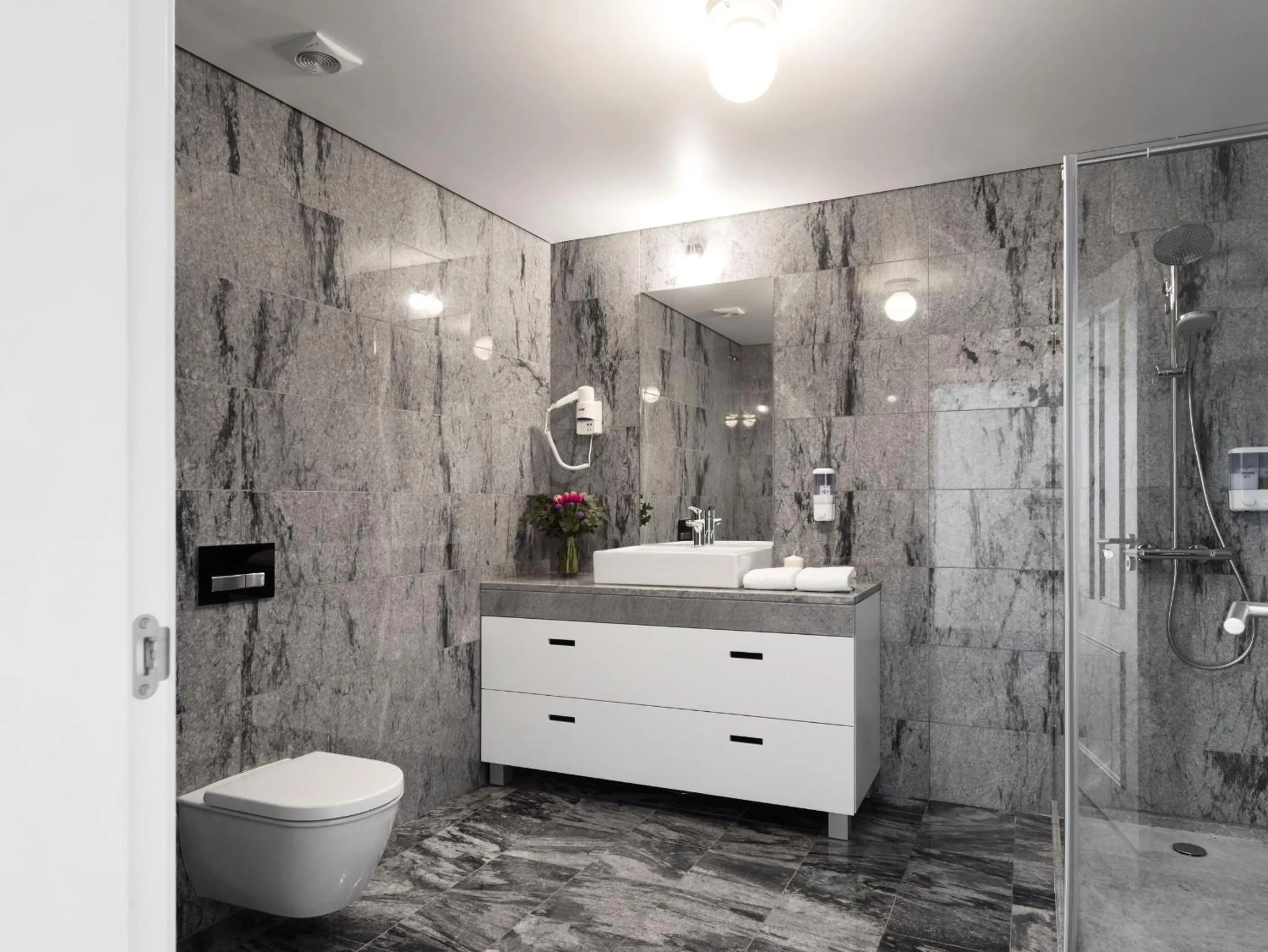 Bathroom in LSA Baixa Castelo by Numa